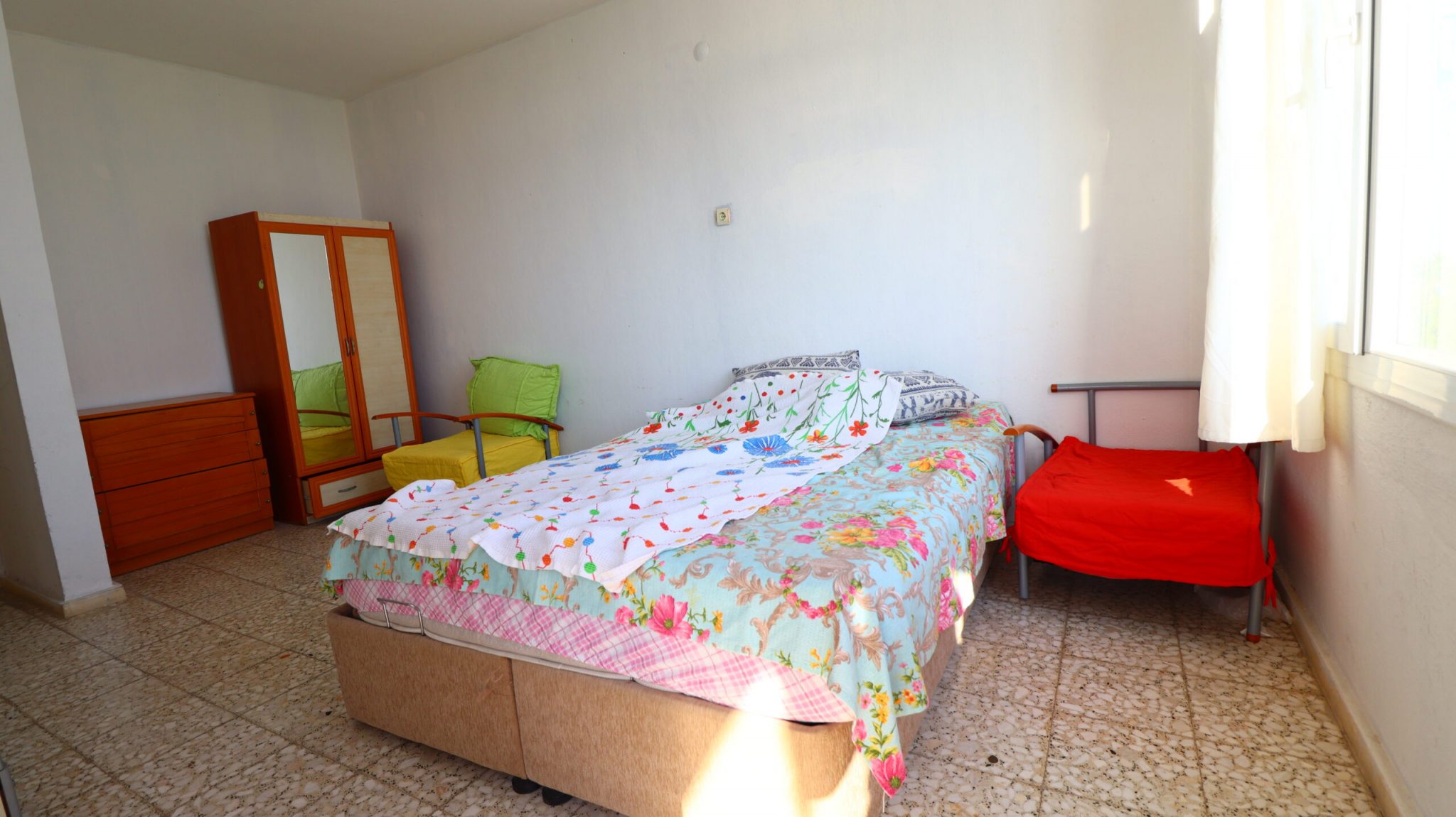 Mersin Erdemli Merkez Denize Sıfır Eşyalı Kiralık  3+1 Daire