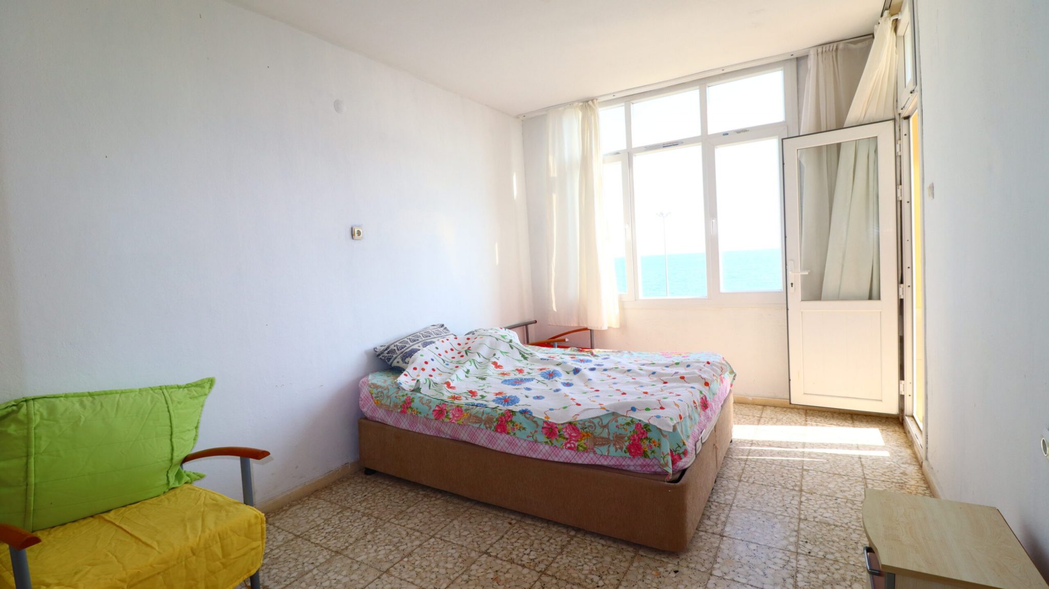 Mersin Erdemli Merkez Denize Sıfır Eşyalı Kiralık  3+1 Daire