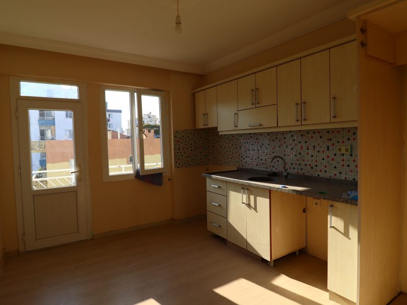 Mersin Erdemli Merkez Denize 100 mt Satılık 2+1 Daire