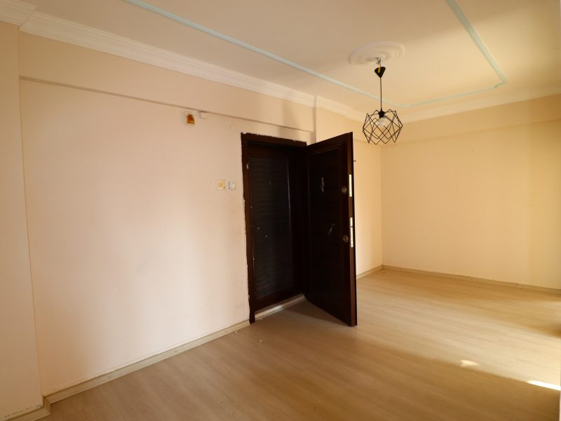Mersin Erdemli Merkez Denize 100 mt Satılık 2+1 Daire