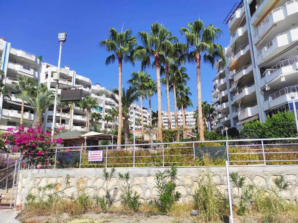 Mersin Erdemli Kumkuyu Alkent Sitesi Eşyalı Satılık 2+1 Daire
