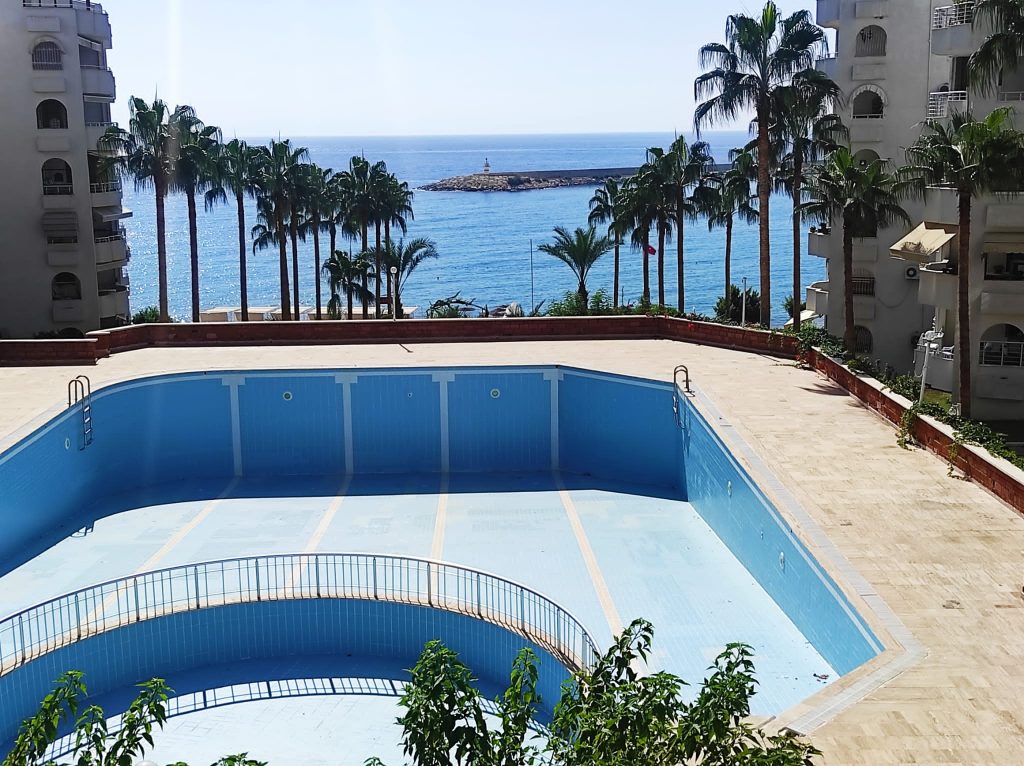 Mersin Erdemli Kumkuyu Alkent Sitesi Eşyalı Satılık 2+1 Daire