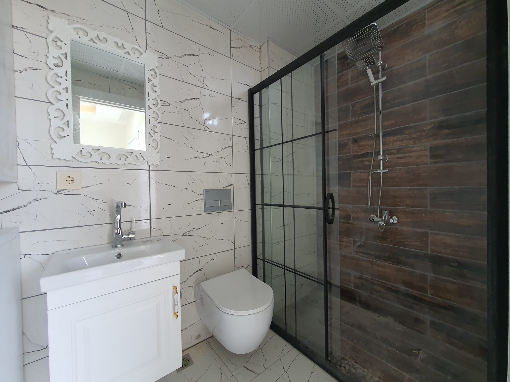 Neue 2+1-Luxuswohnung zum Verkauf in Mersin Erdemli Tömük Terrace Park