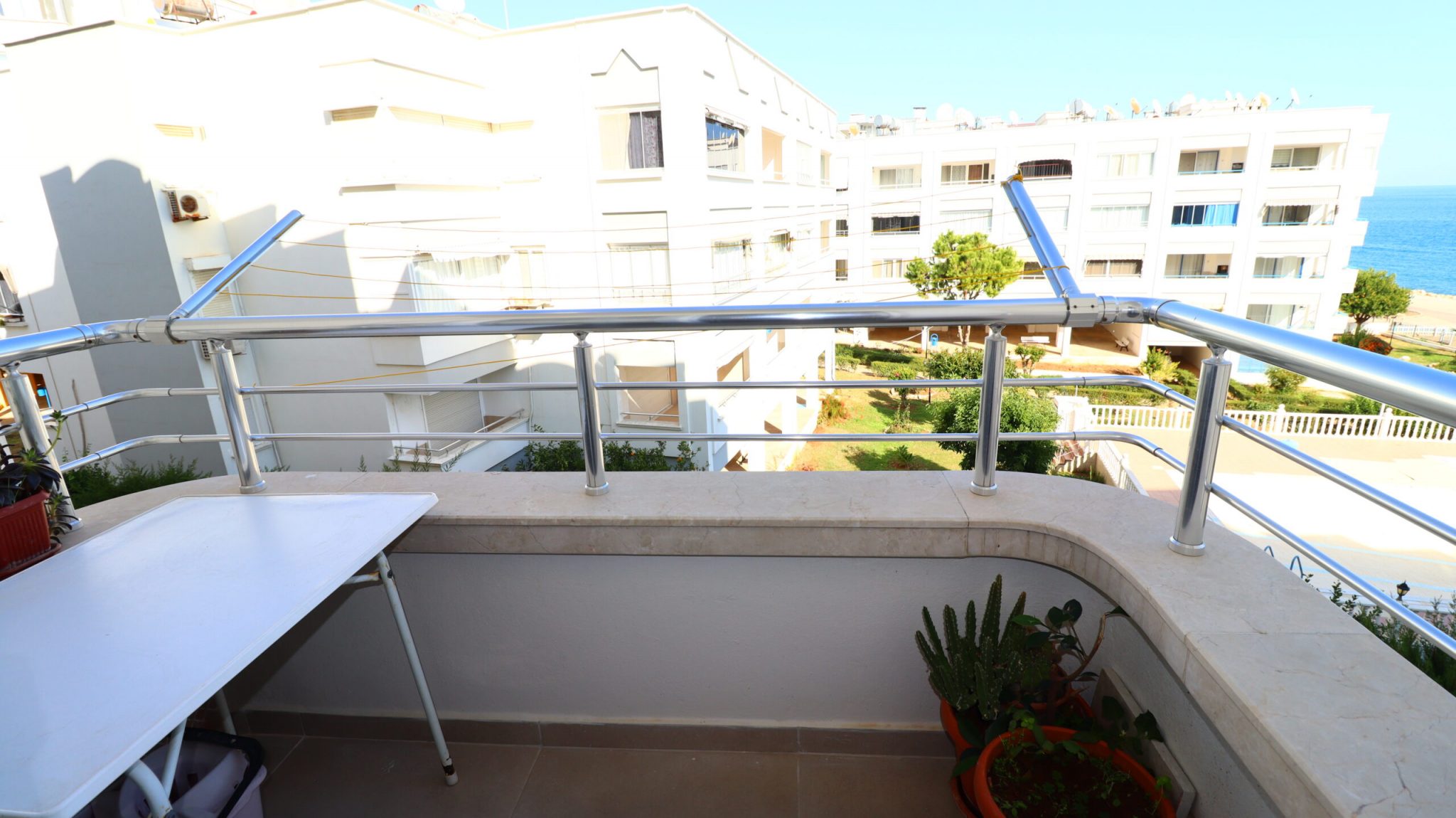 Mersin Erdemli Kumkuyu Korikos Sitesi Deniz Manzaralı  Eşyalı Kiralık 1+1 Daire