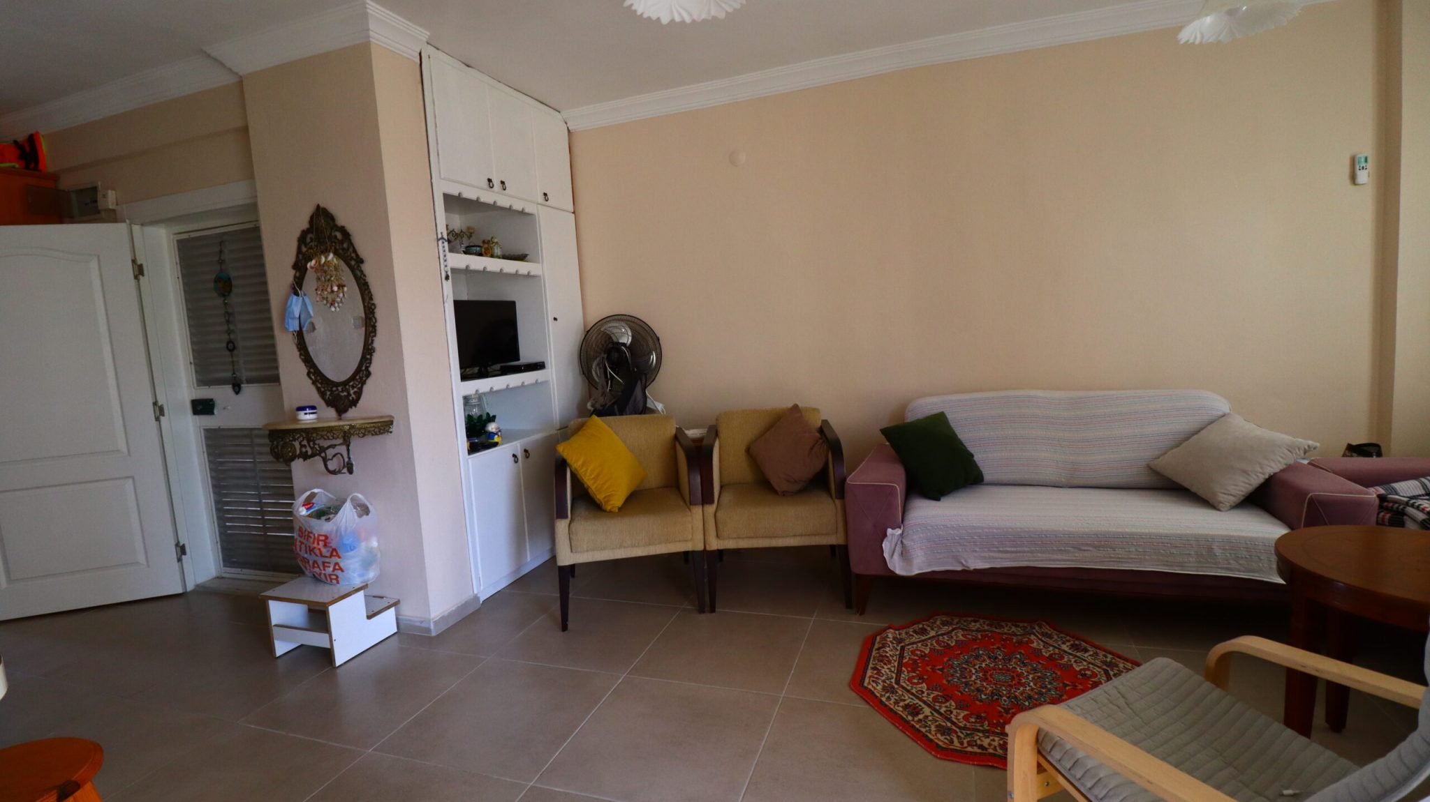 Mersin Erdemli Kumkuyu Korikos Sitesi Deniz Manzaralı  Eşyalı Kiralık 1+1 Daire