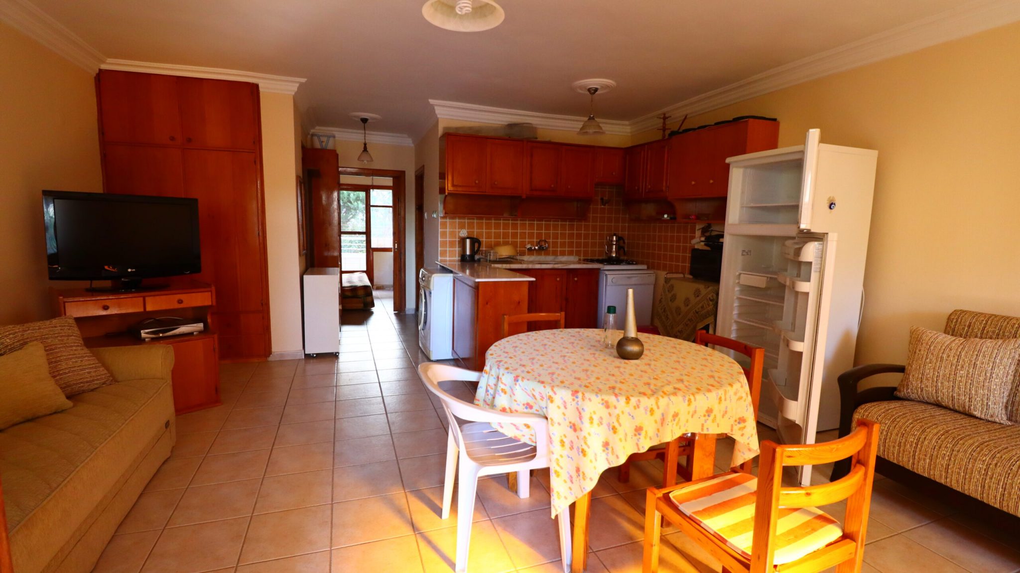 Mersin Erdemli Ayaş Korikos Sitesi Eşyalı Kiralık  1+1  Bahçe Katı Daire