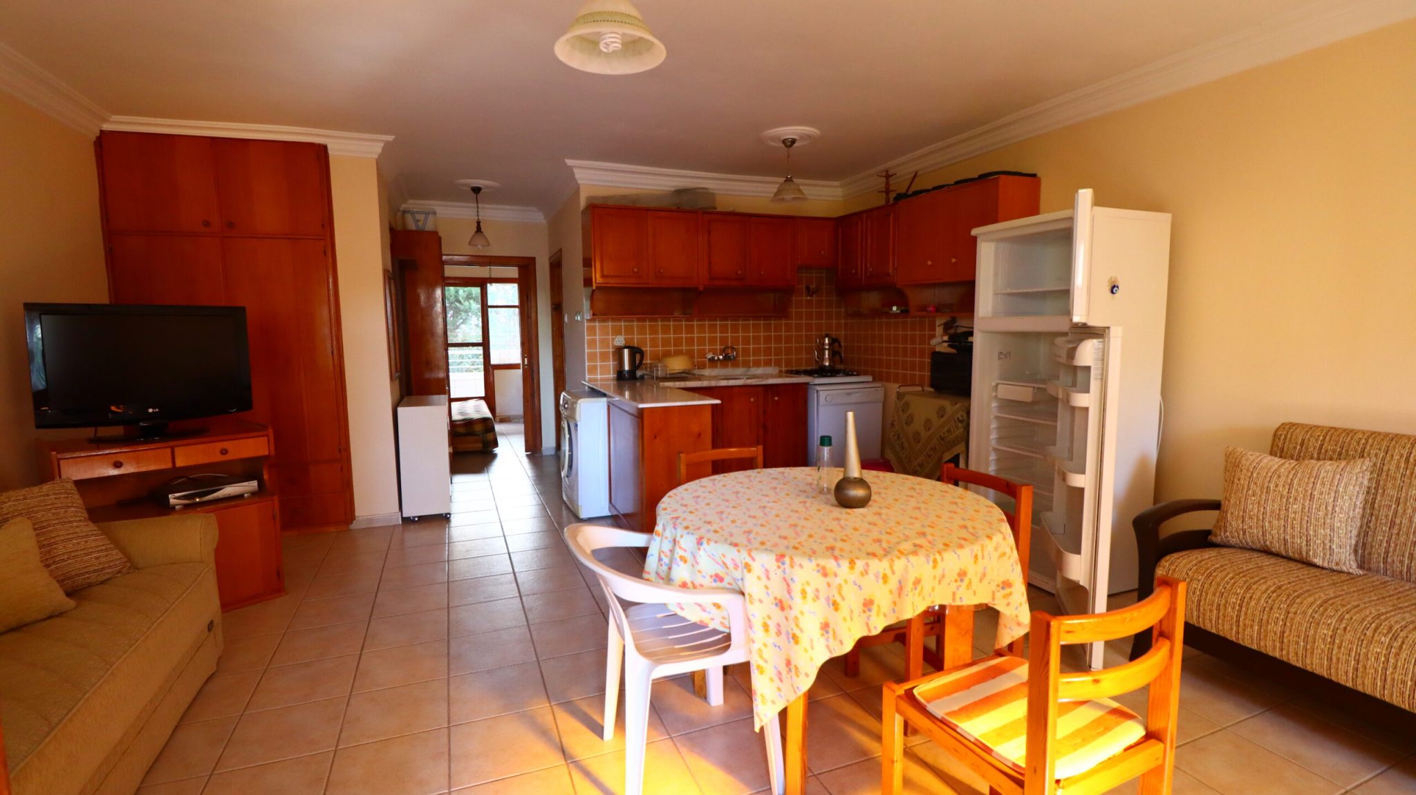 Mersin Erdemli Ayaş Korikos Sitesi Eşyalı Kiralık  1+1  Bahçe Katı Daire