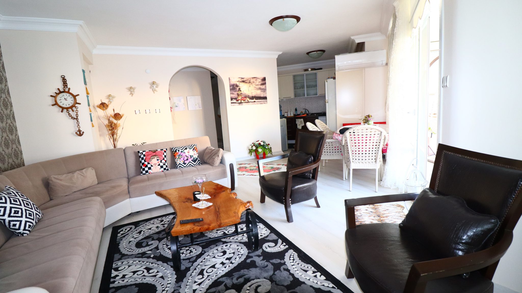 Mersin Erdemli Arpaçbahşiş Flamingo 1 Möblierte 3+1 Wohnung zum Verkauf