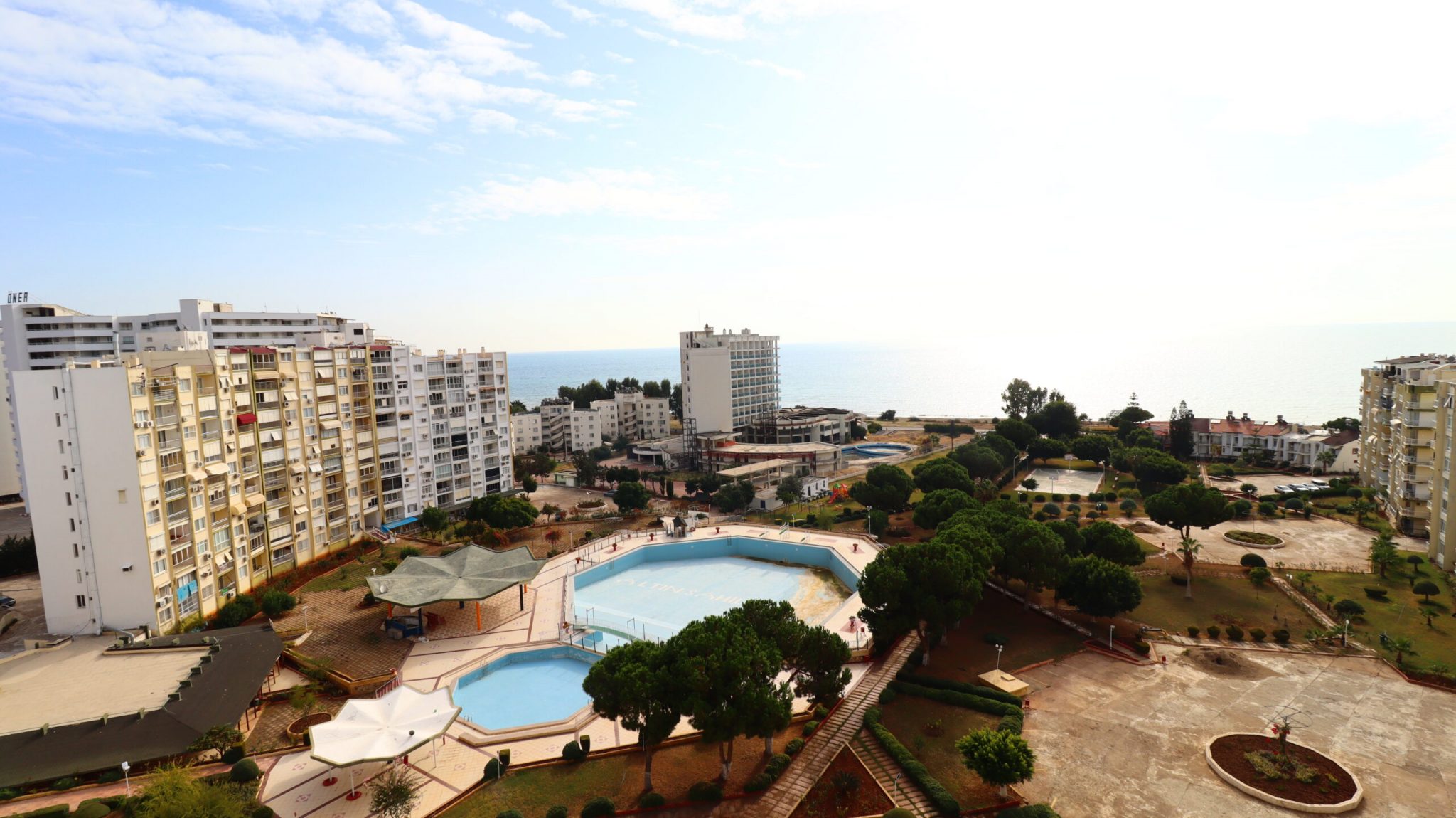 Mersin Erdemli Tömük Altın Sahil Sitesi Satılık 2+1 Teras Katı Eşyalı  Daire
