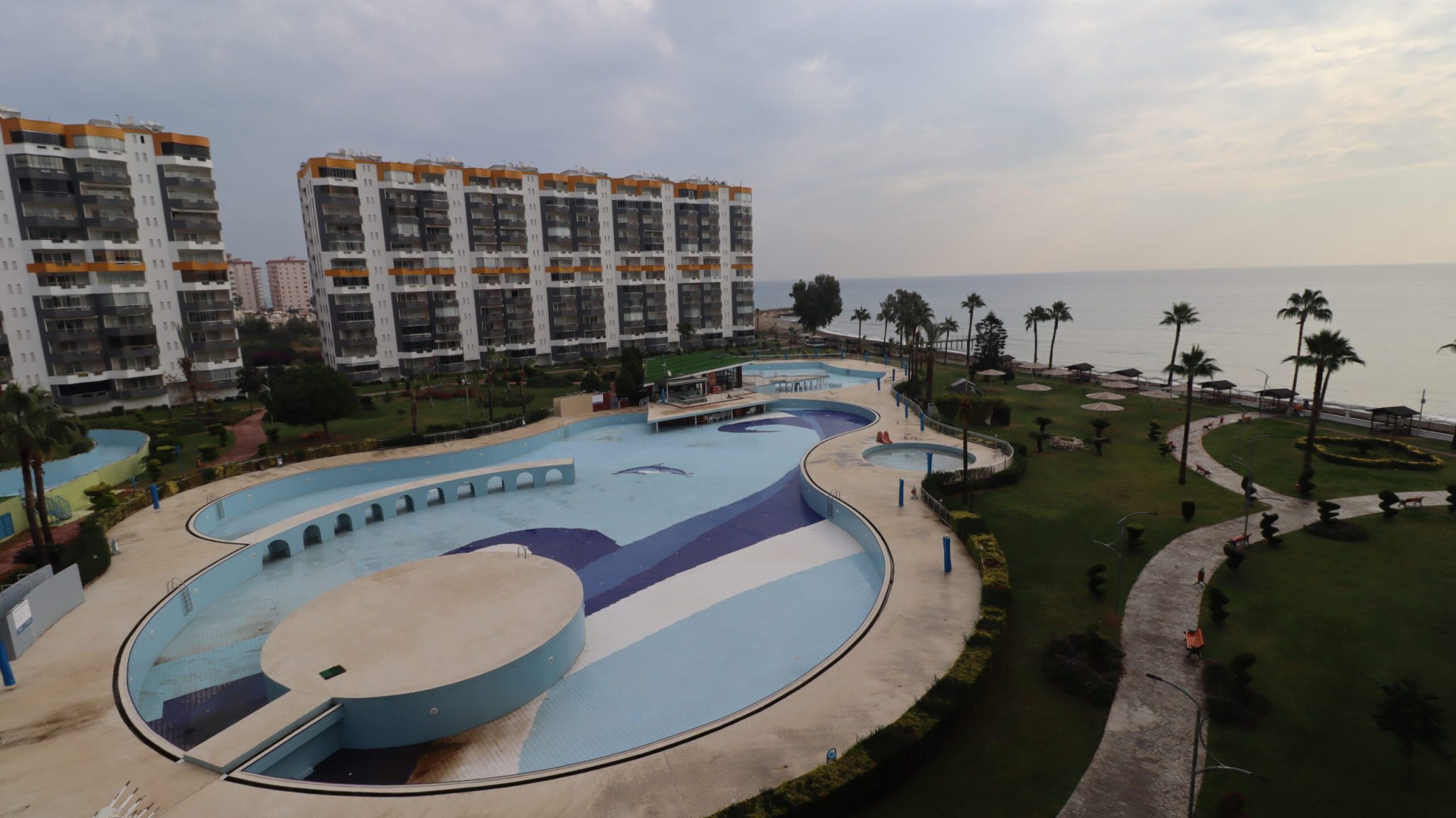 Mersin Erdemli Kargıpınarı Queenaba Sitesi Satılık Eşyalı 3+1  Daire Denize Yakın Bloklar