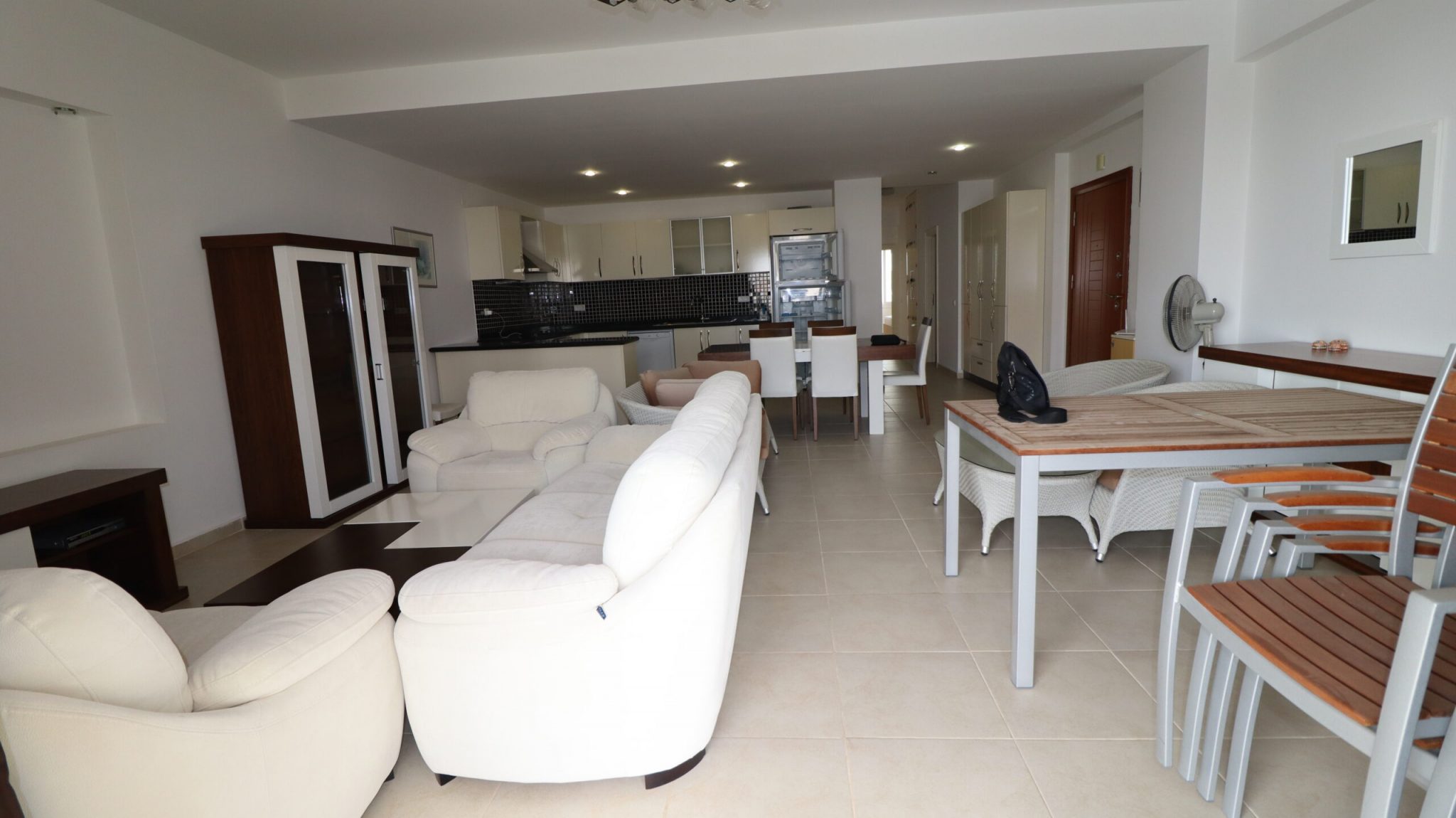 Mersin Erdemli Kargıpınarı Queenaba Sitesi Satılık Eşyalı 3+1  Daire Denize Yakın Bloklar