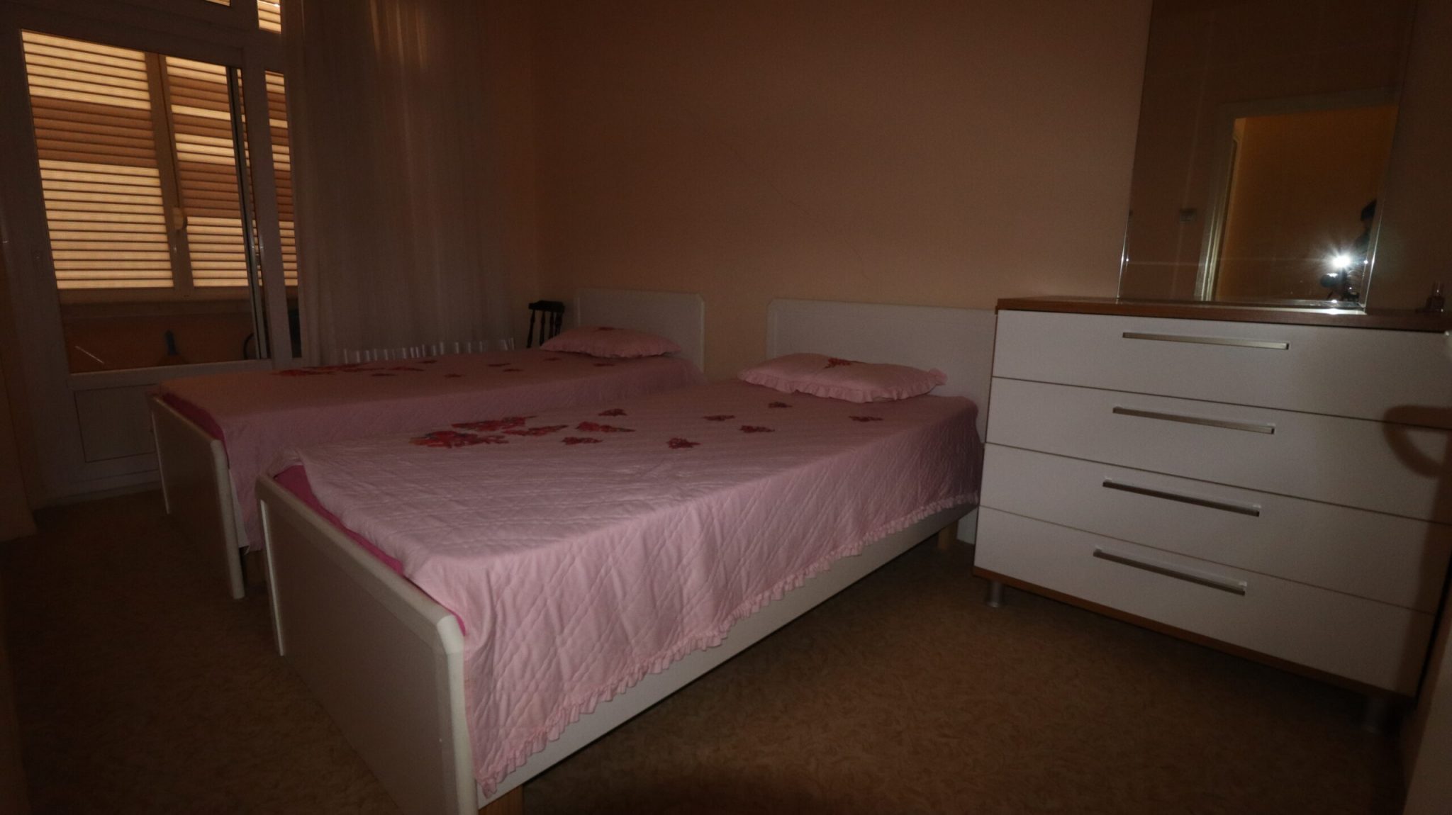 Mersin Erdemli Kumkuyu Altınportakal Sitesi Eski Bloklar Satılık 3+1 Bahçe Katı Daire