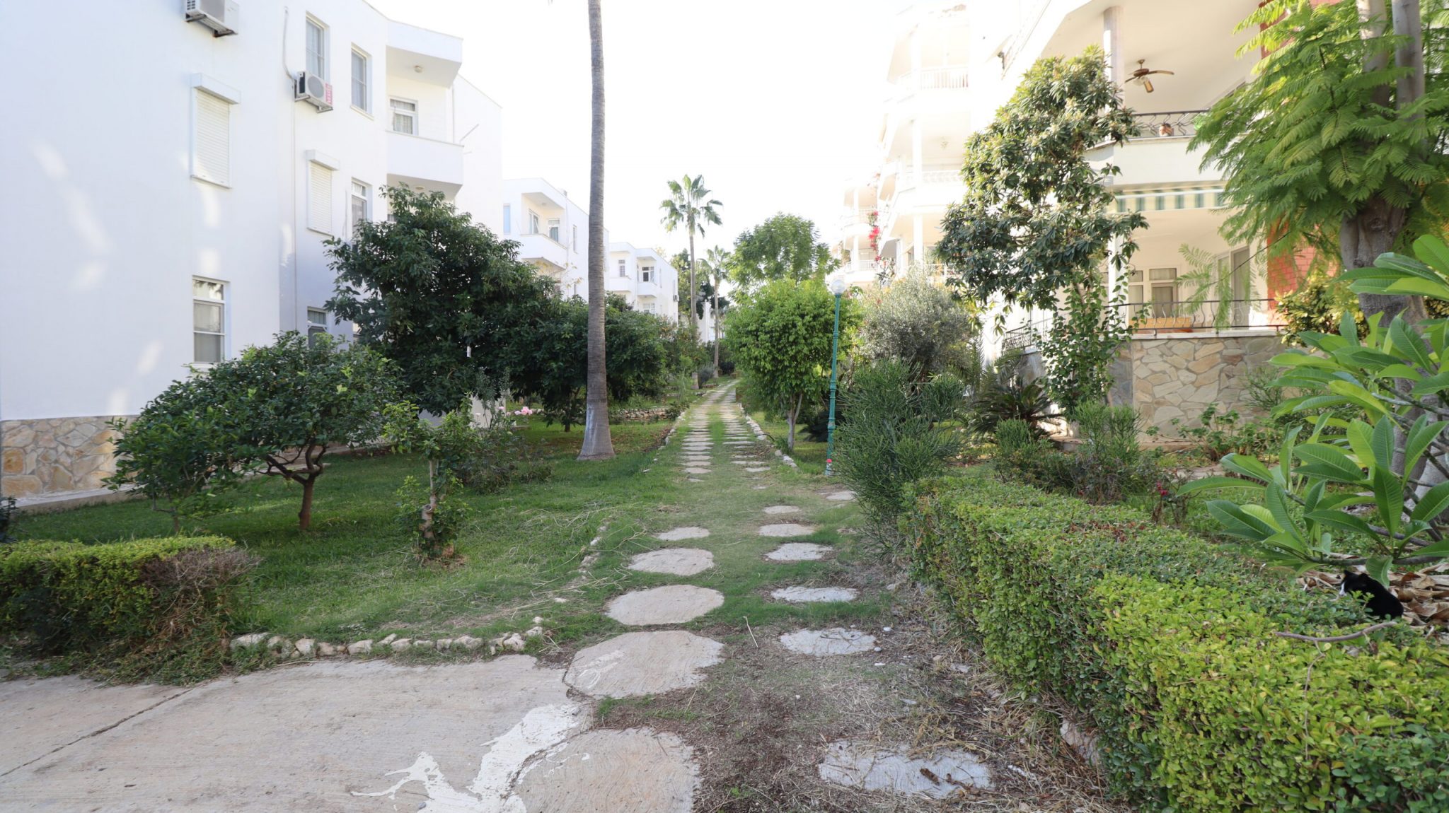 Mersin Erdemli Kumkuyu Altınportakal Sitesi Eski Bloklar Satılık 3+1 Bahçe Katı Daire