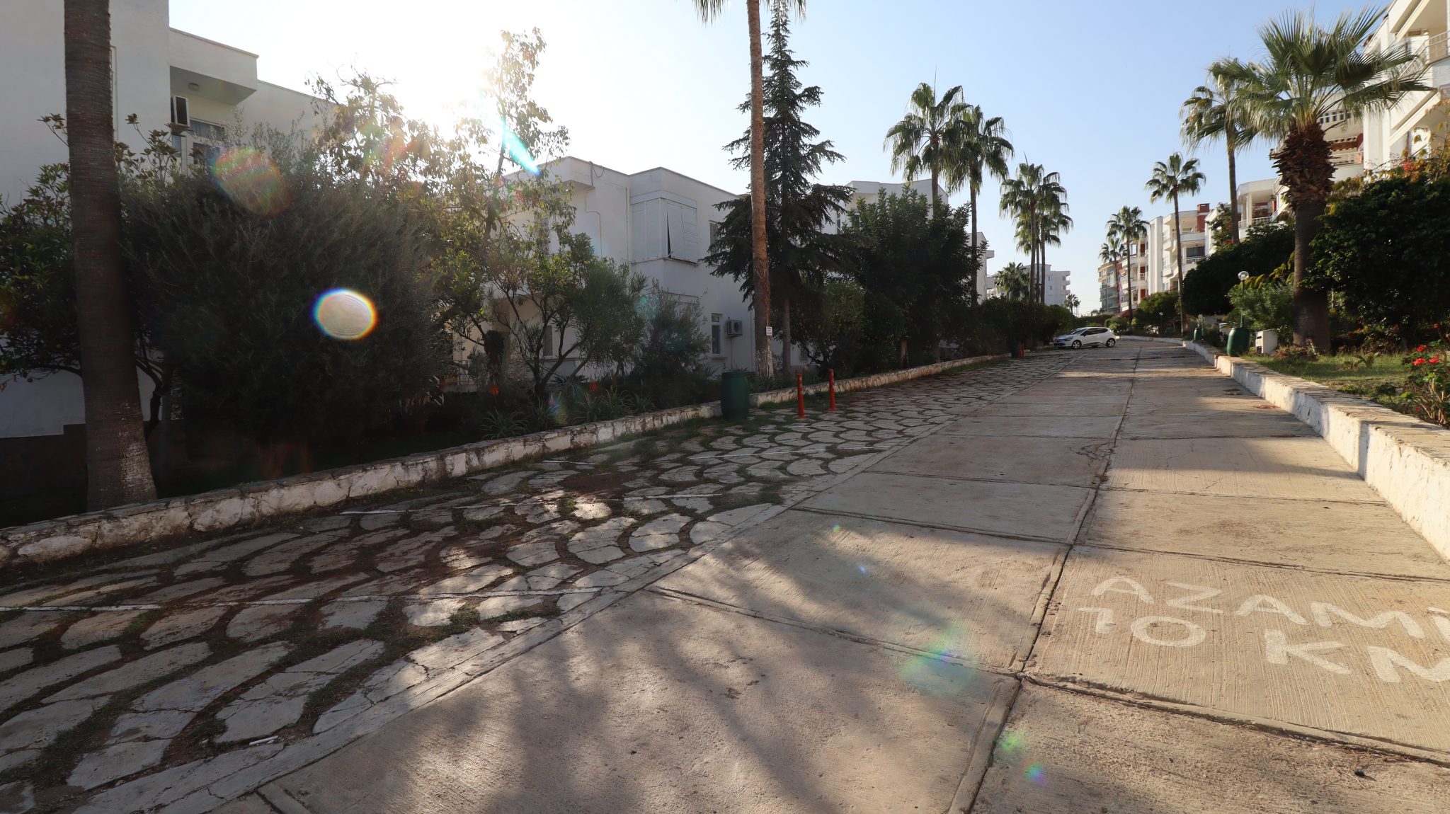 Mersin Erdemli Kumkuyu Altınportakal Sitesi Alte Blöcke zum Verkauf 3+1 Gartengeschosswohnung