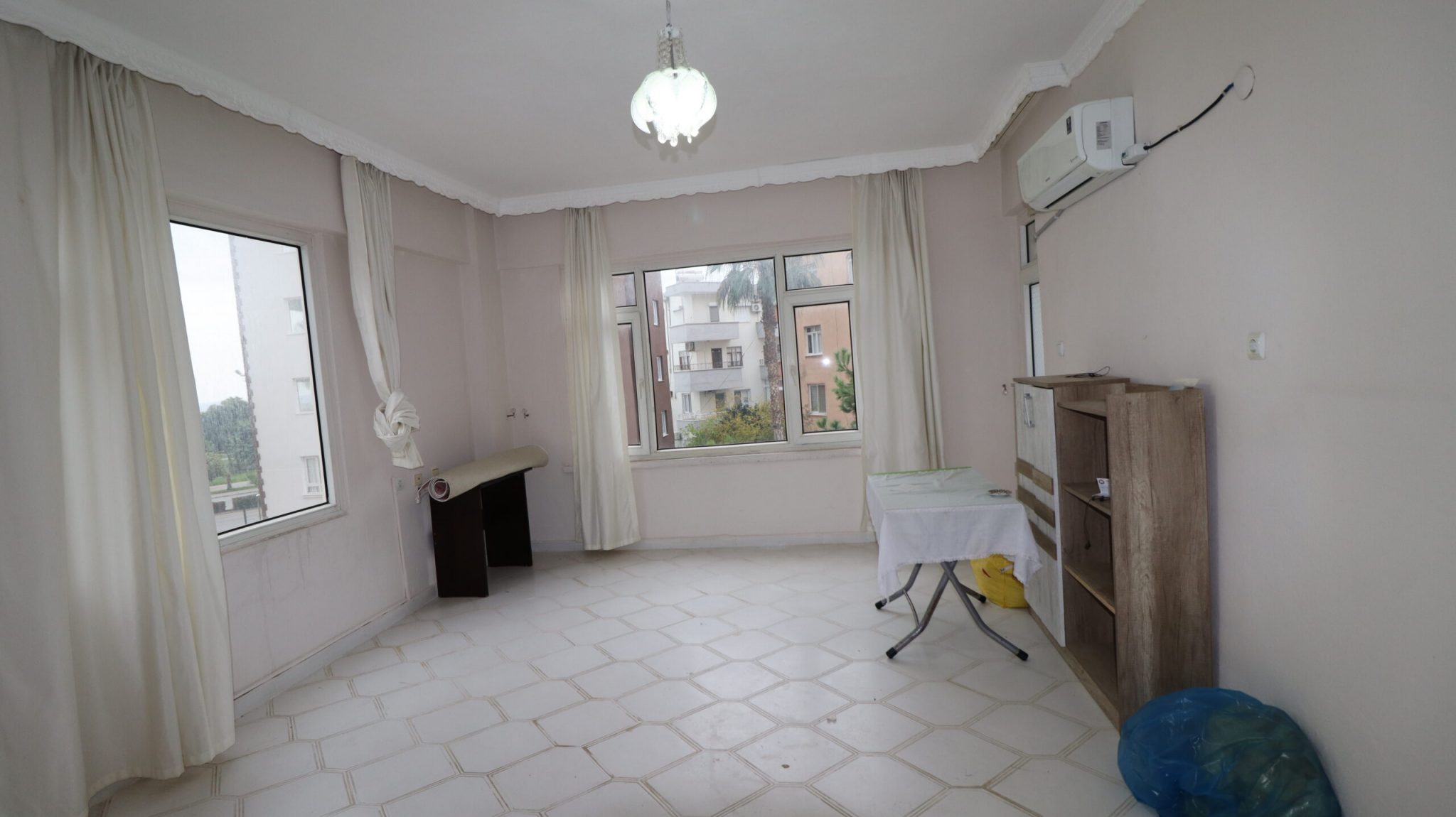 Mersin Erdemli Alata Selcen Sitesi Kısmi Eşyalı Kiralık 3+1 Daire