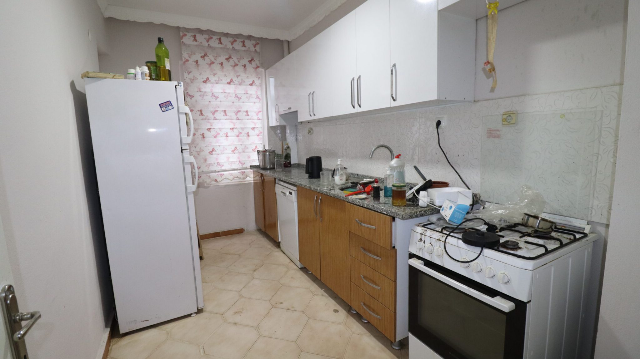 Mersin Erdemli Alata Selcen Sitesi Kısmi Eşyalı Kiralık 3+1 Daire