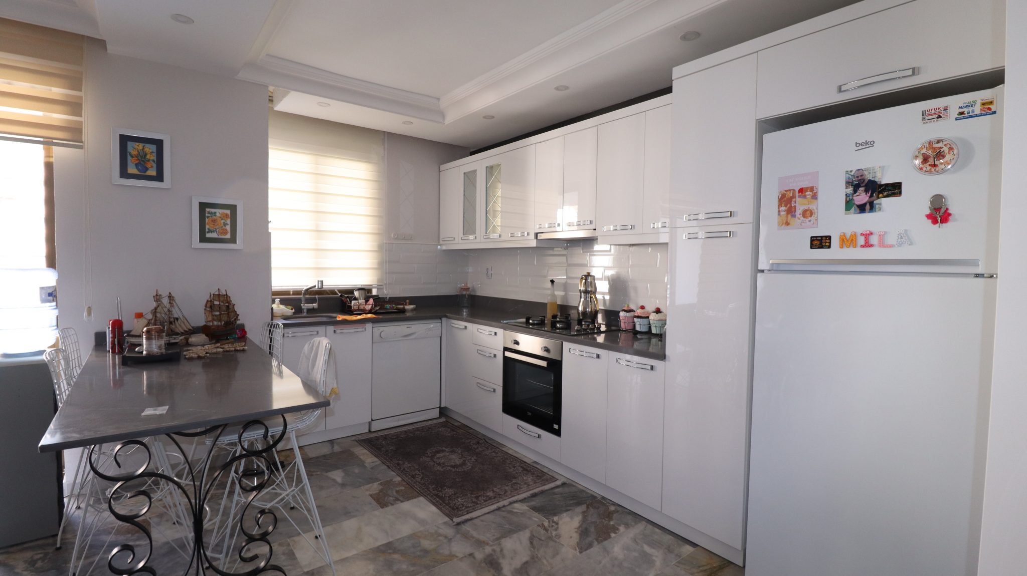 2 Möblierte 2+1 Wohnung zur Miete in Mersin Erdemli Çeşmeli Altunören