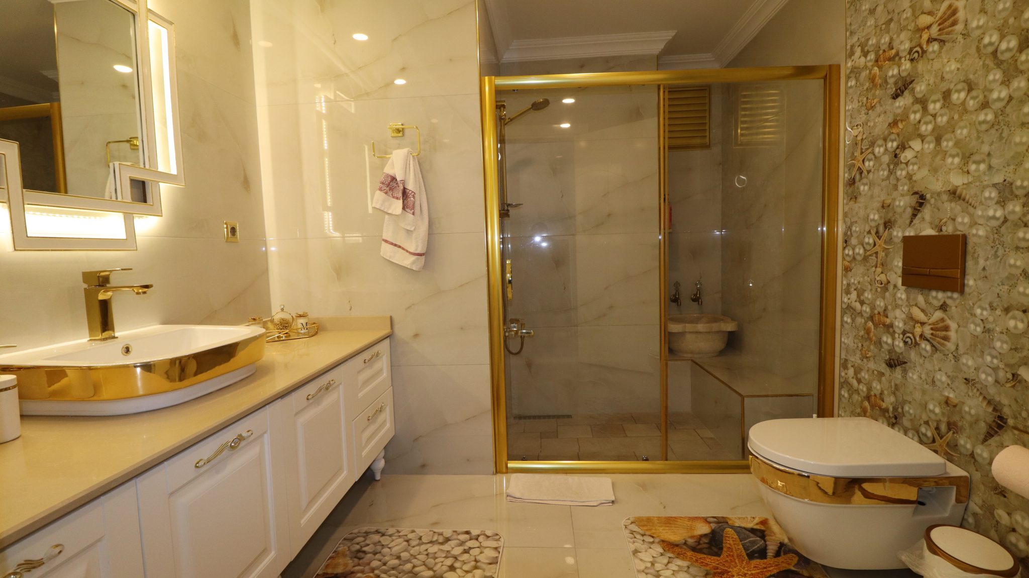 2 Möblierte 2+1 Wohnung zur Miete in Mersin Erdemli Çeşmeli Altunören