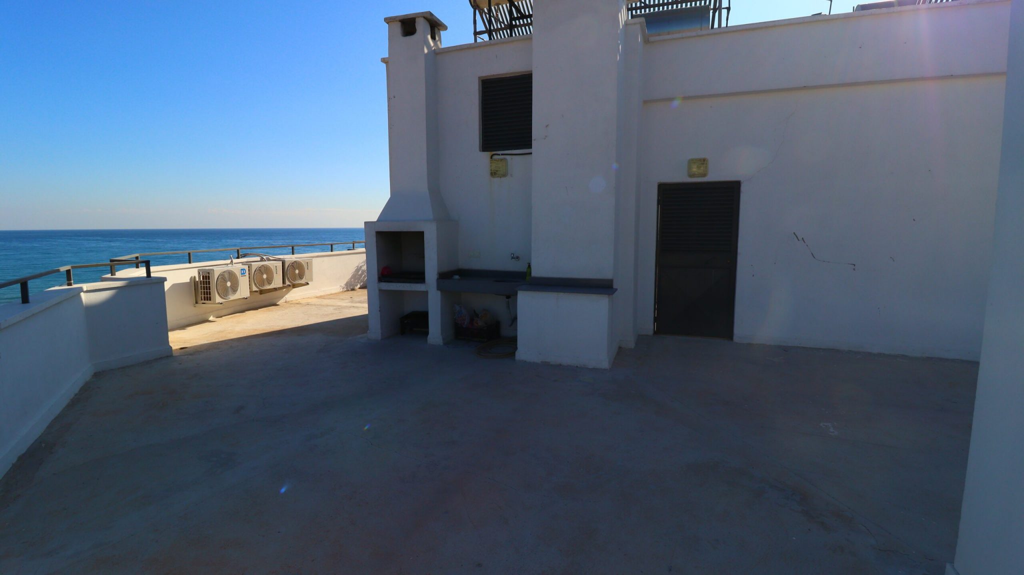 Mersin Erdemli Kocahasanlı Denize Sıfır Eşyalı Satılık 2+1 Daire