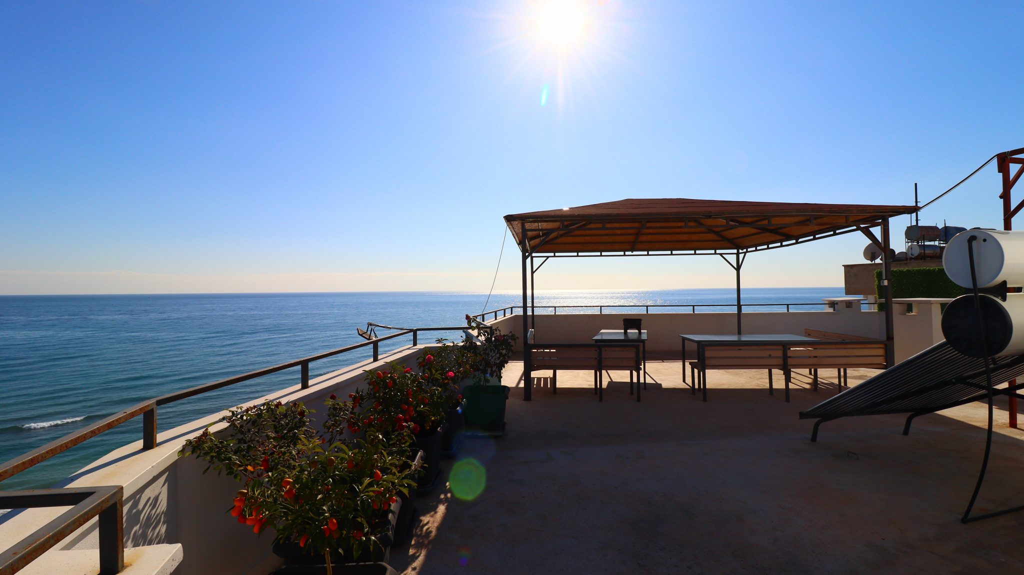 Gemeubileerd 2+1 appartement te koop in Mersin Erdemli Kocahasanlı aan de kust