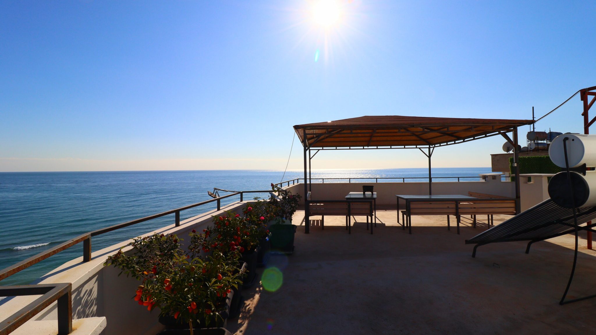 Mersin Erdemli Kocahasanlı Denize Sıfır Eşyalı Satılık 2+1 Daire