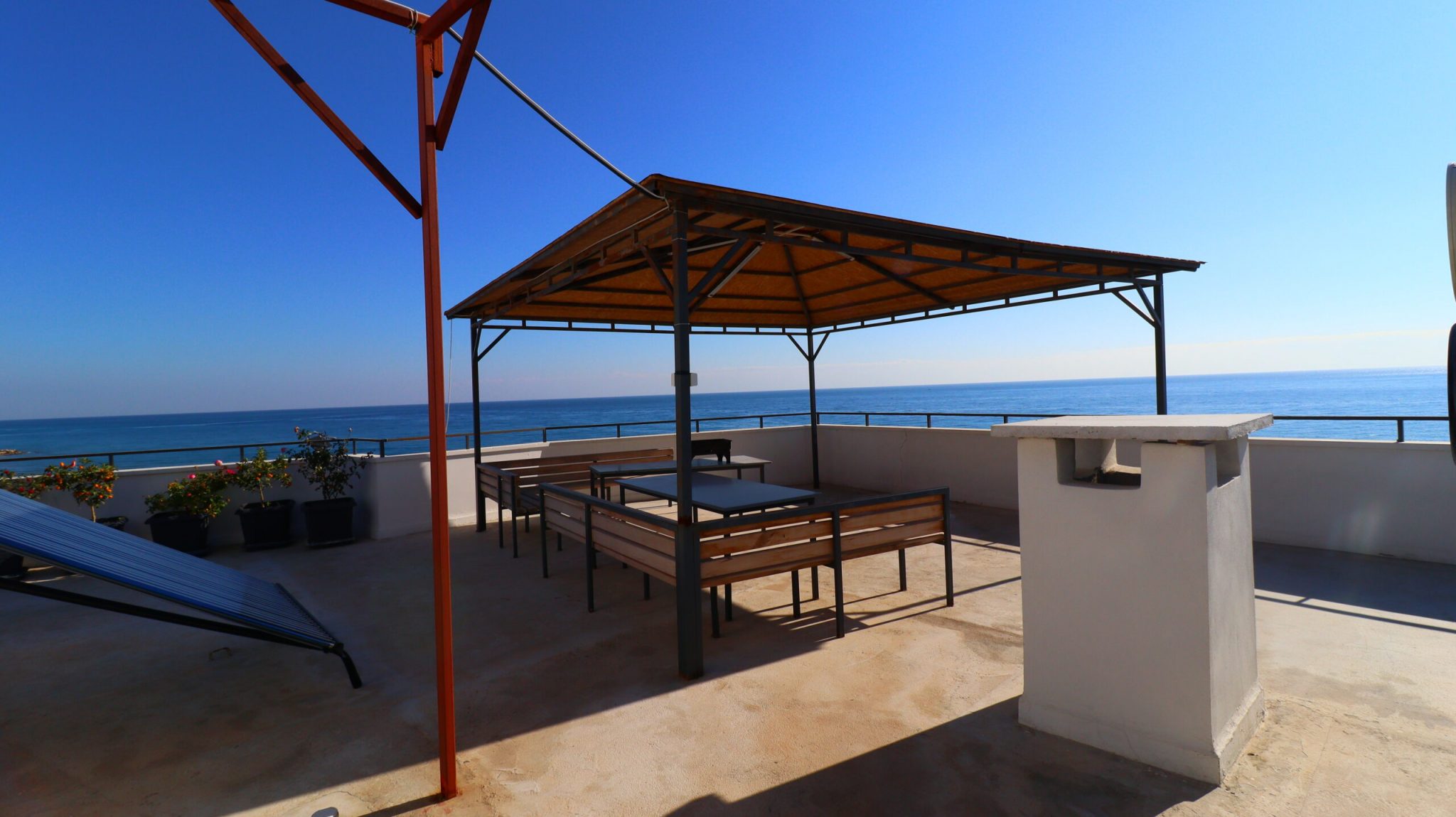 Mersin Erdemli Kocahasanlı Denize Sıfır Eşyalı Satılık 2+1 Daire