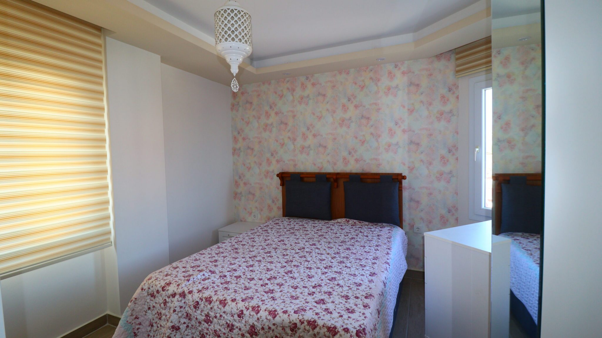 Mersin Erdemli Kocahasanlı Denize Sıfır Eşyalı Satılık 2+1 Daire