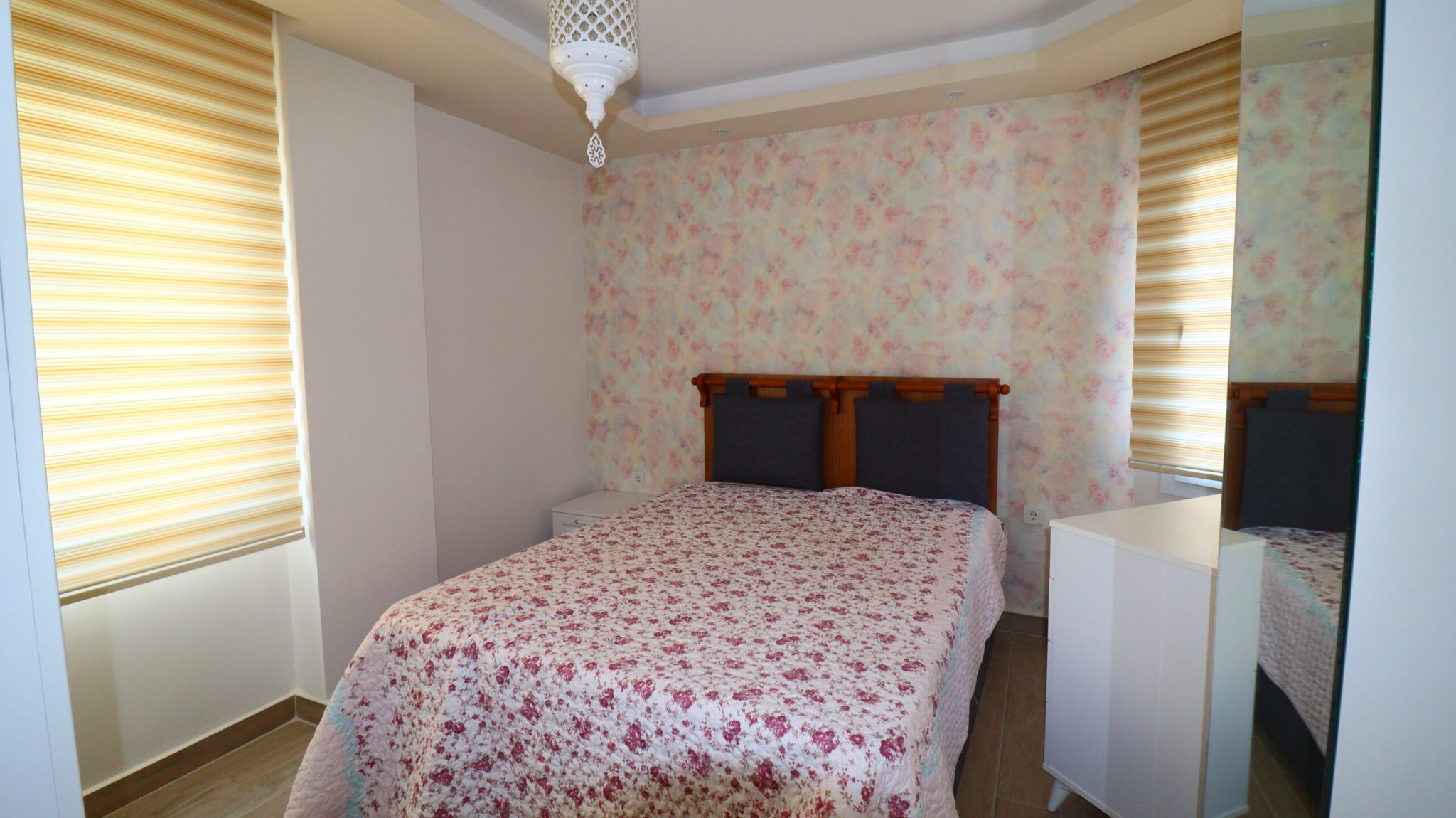 Mersin Erdemli Kocahasanlı Denize Sıfır Eşyalı Satılık 2+1 Daire