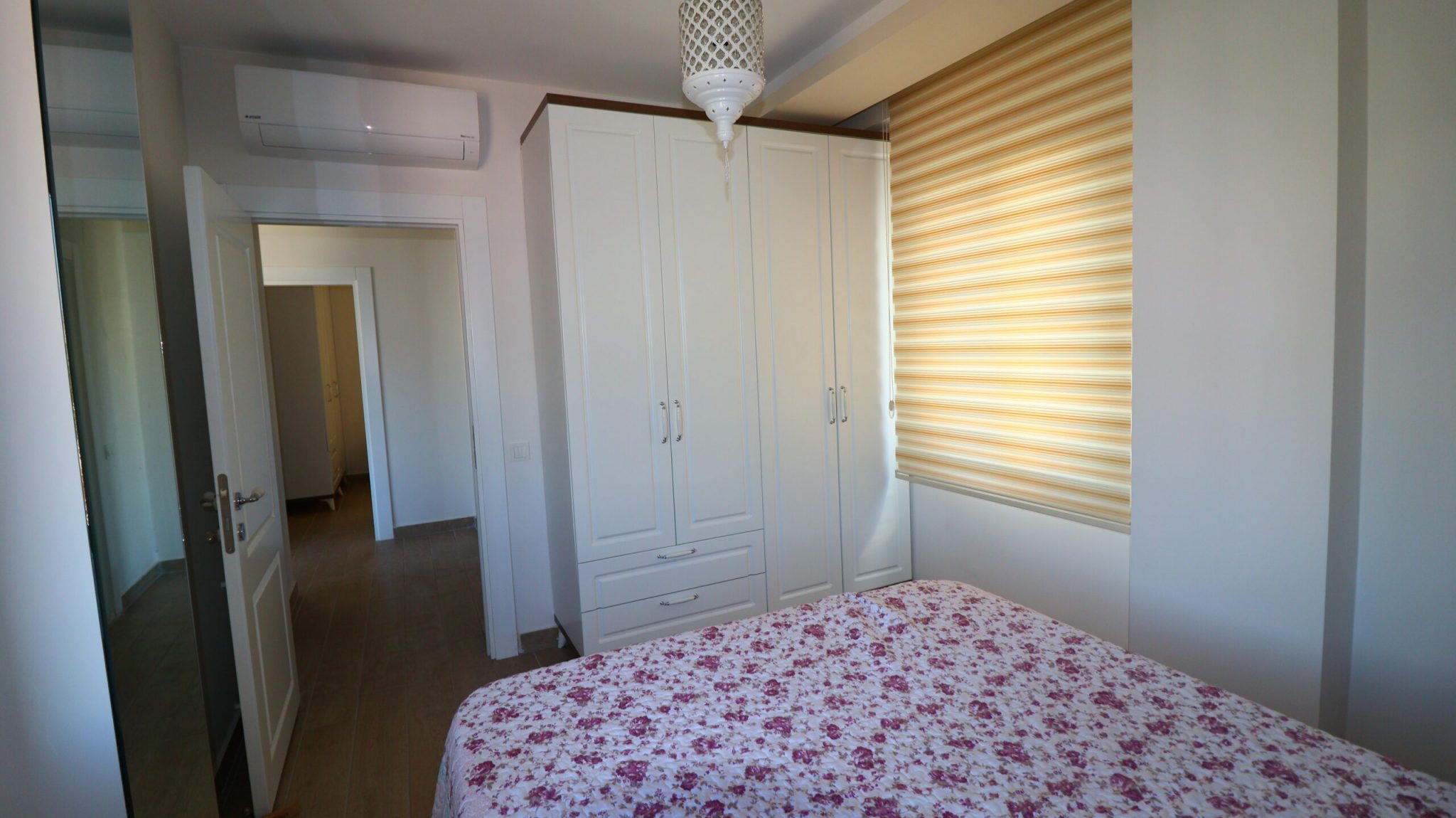 Mersin Erdemli Kocahasanlı Denize Sıfır Eşyalı Satılık 2+1 Daire