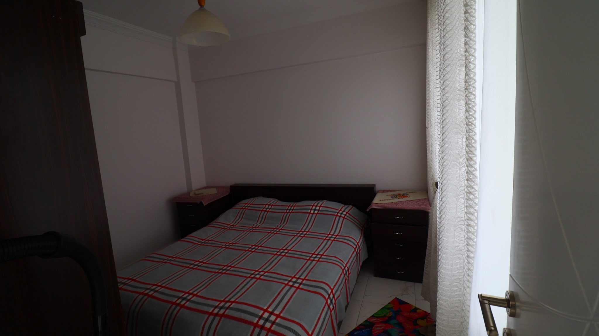 Gepflegte 2+1-Wohnung zum Verkauf in Mersin Erdemli Limonlu Gökmen Sitesi Möbliert