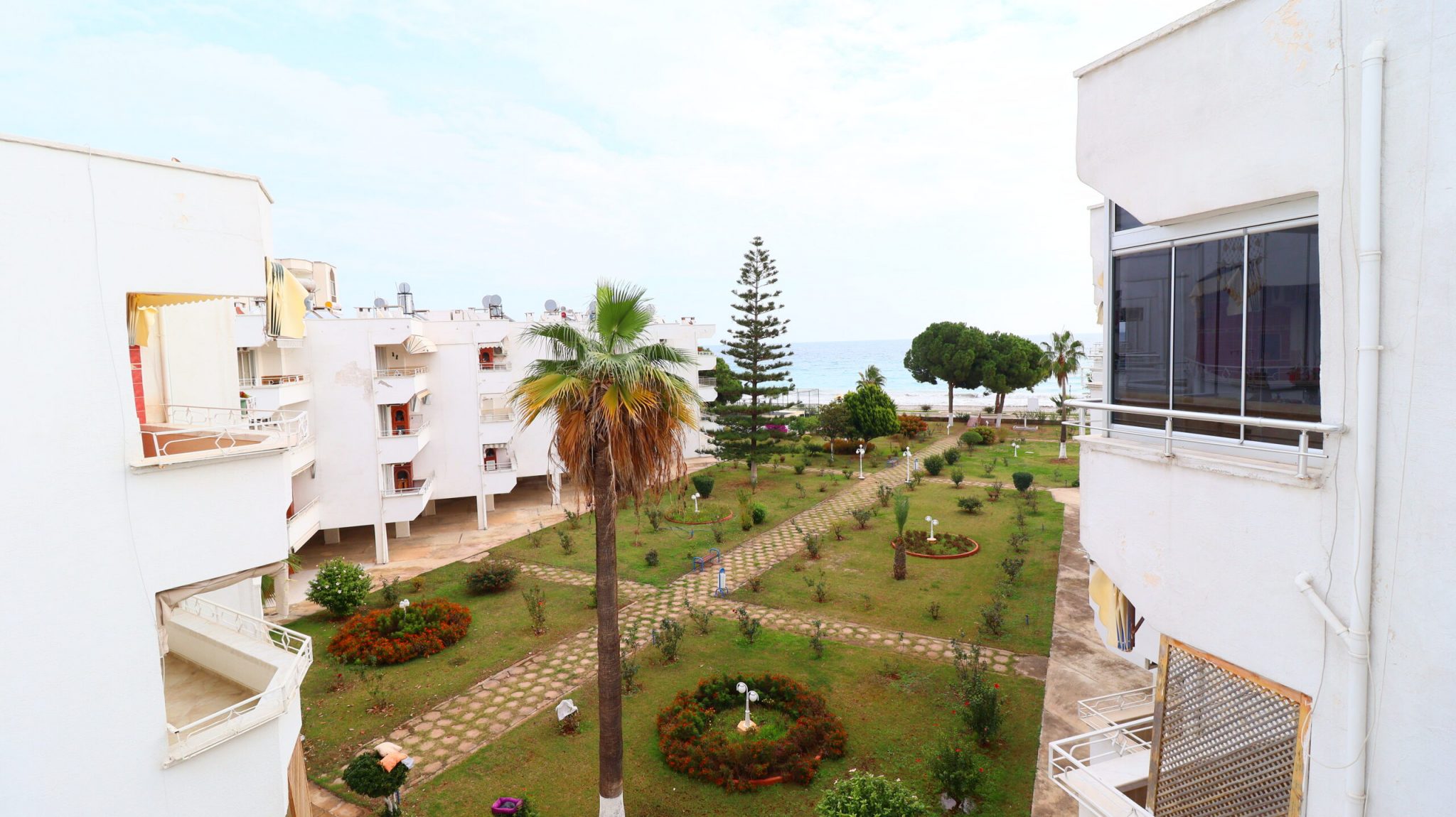 Mersin Erdemli Limonlu Gökmen Sitesi Eşyalı Satılık 2+1 Bakımlı Daire