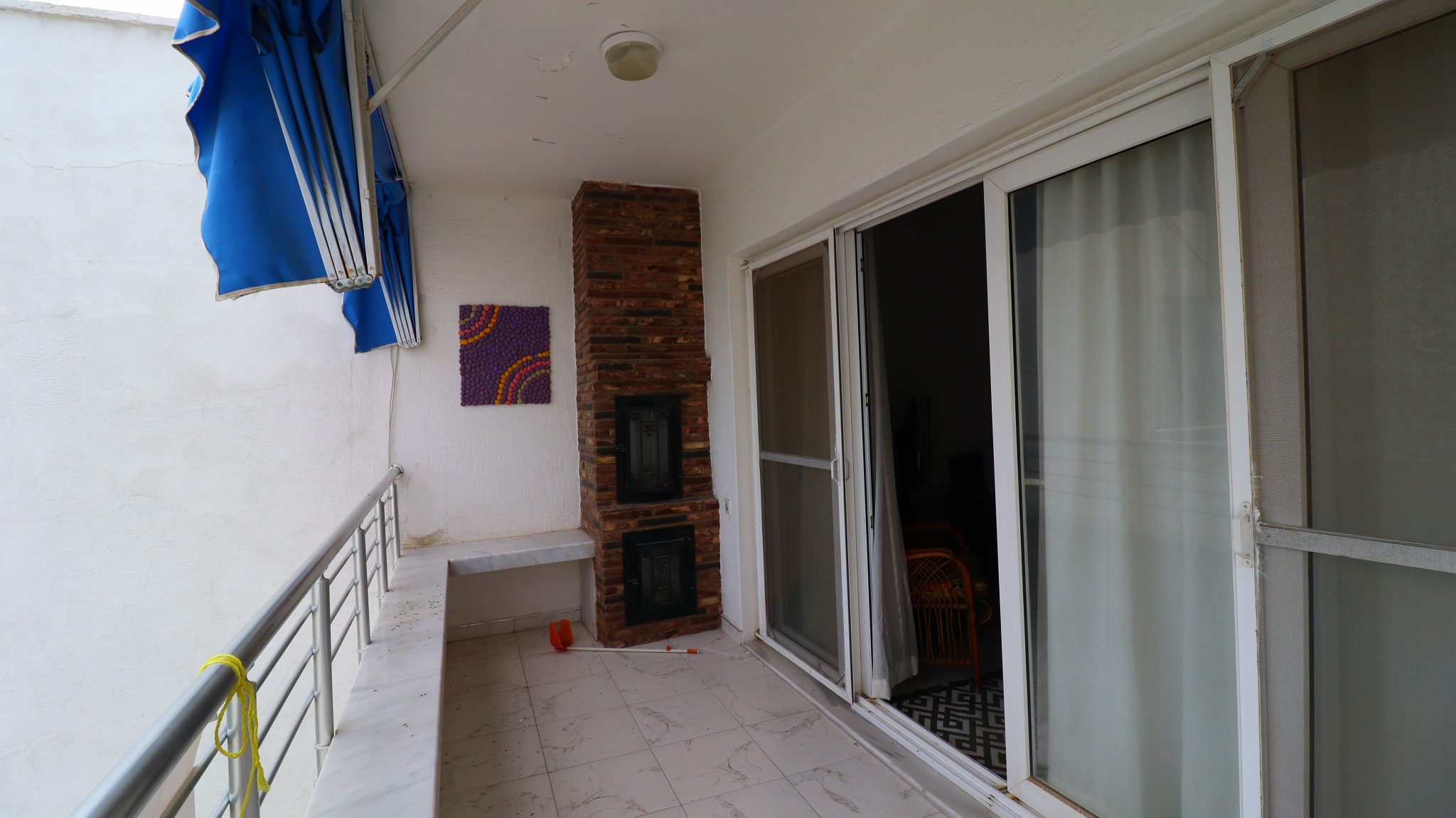 Gepflegte 2+1-Wohnung zum Verkauf in Mersin Erdemli Limonlu Gökmen Sitesi Möbliert