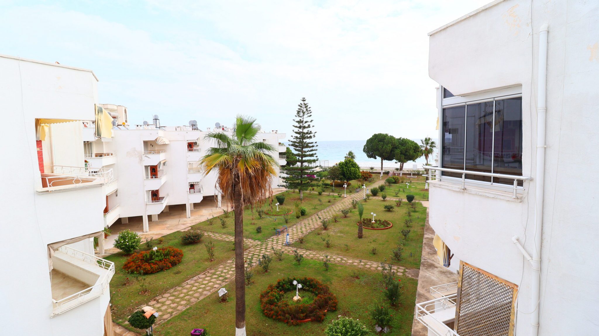 Mersin Erdemli Limonlu Gökmen Sitesi Eşyalı Satılık 2+1 Bakımlı Daire
