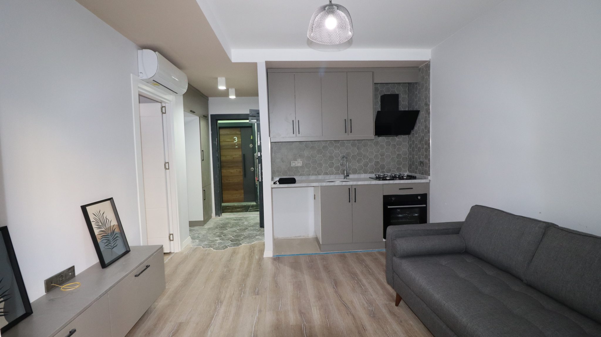 Möblierte 1+1 Wohnung zum Verkauf in Mersin Erdemli Alata