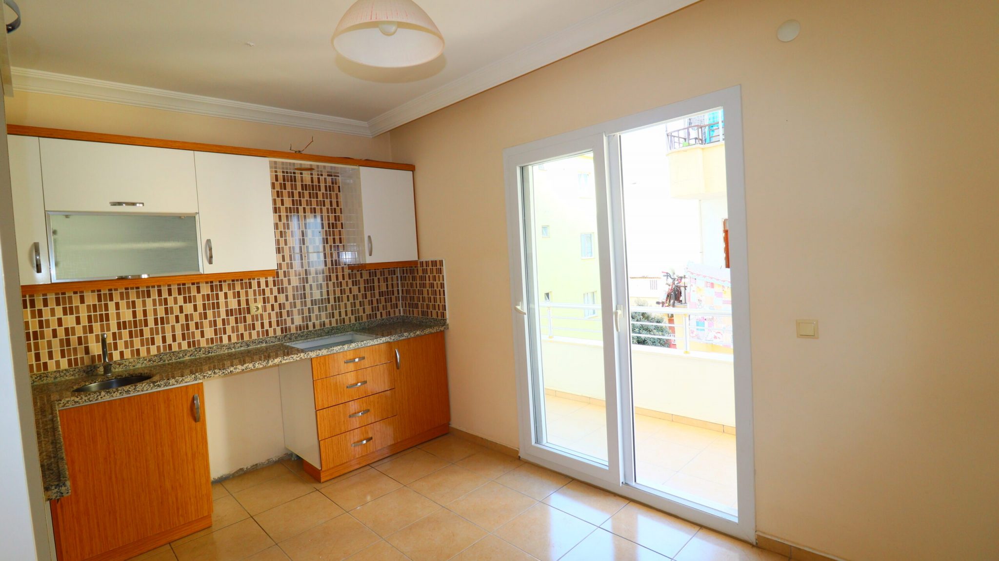 Mersin Erdemli Alata Migros Market Arkası 3+1 Yıllık Kiralık Daire