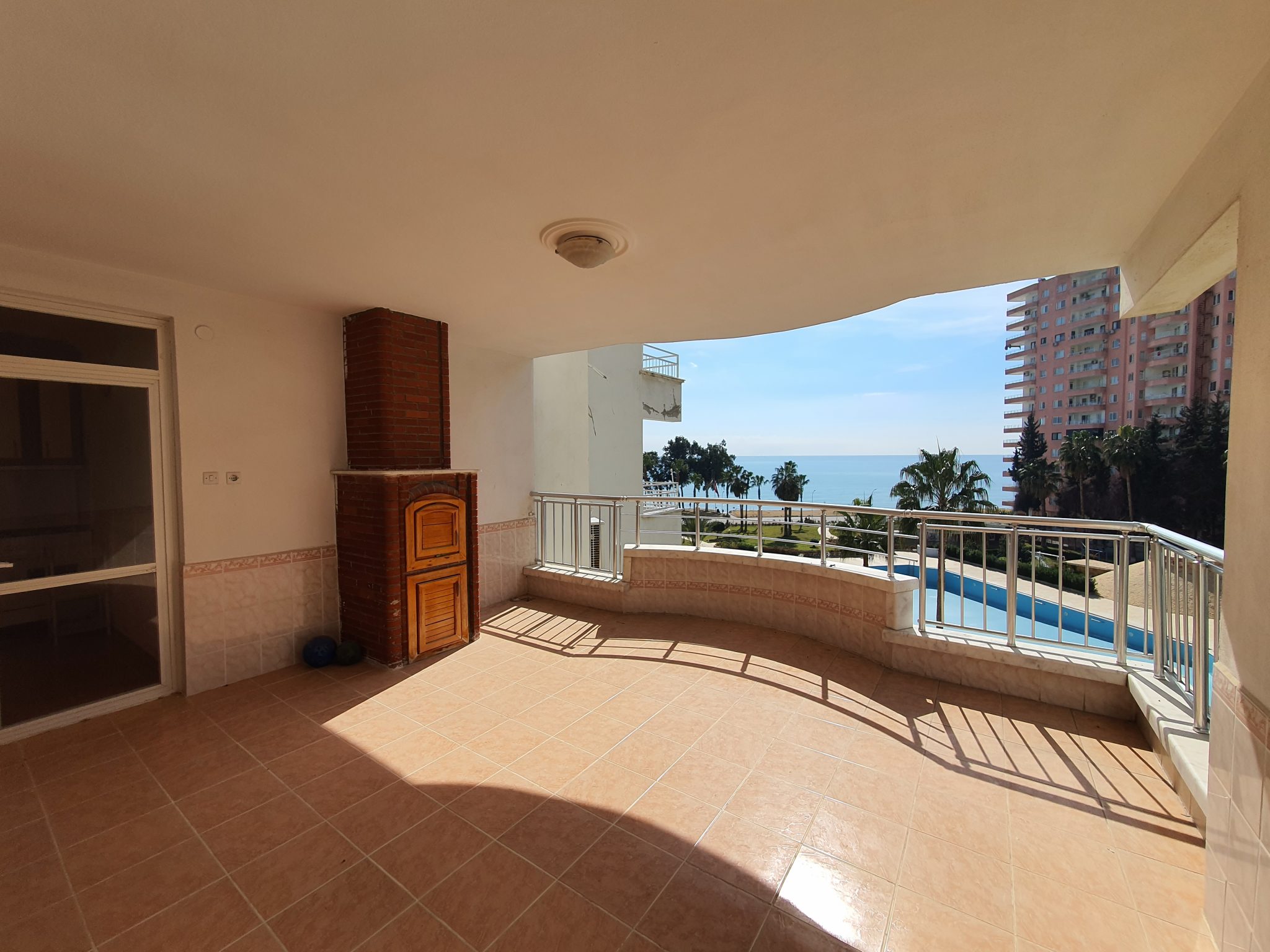 Wohnung zu verkaufen in Mersin Erdemli Tömük Dimer Grundstück am Meer