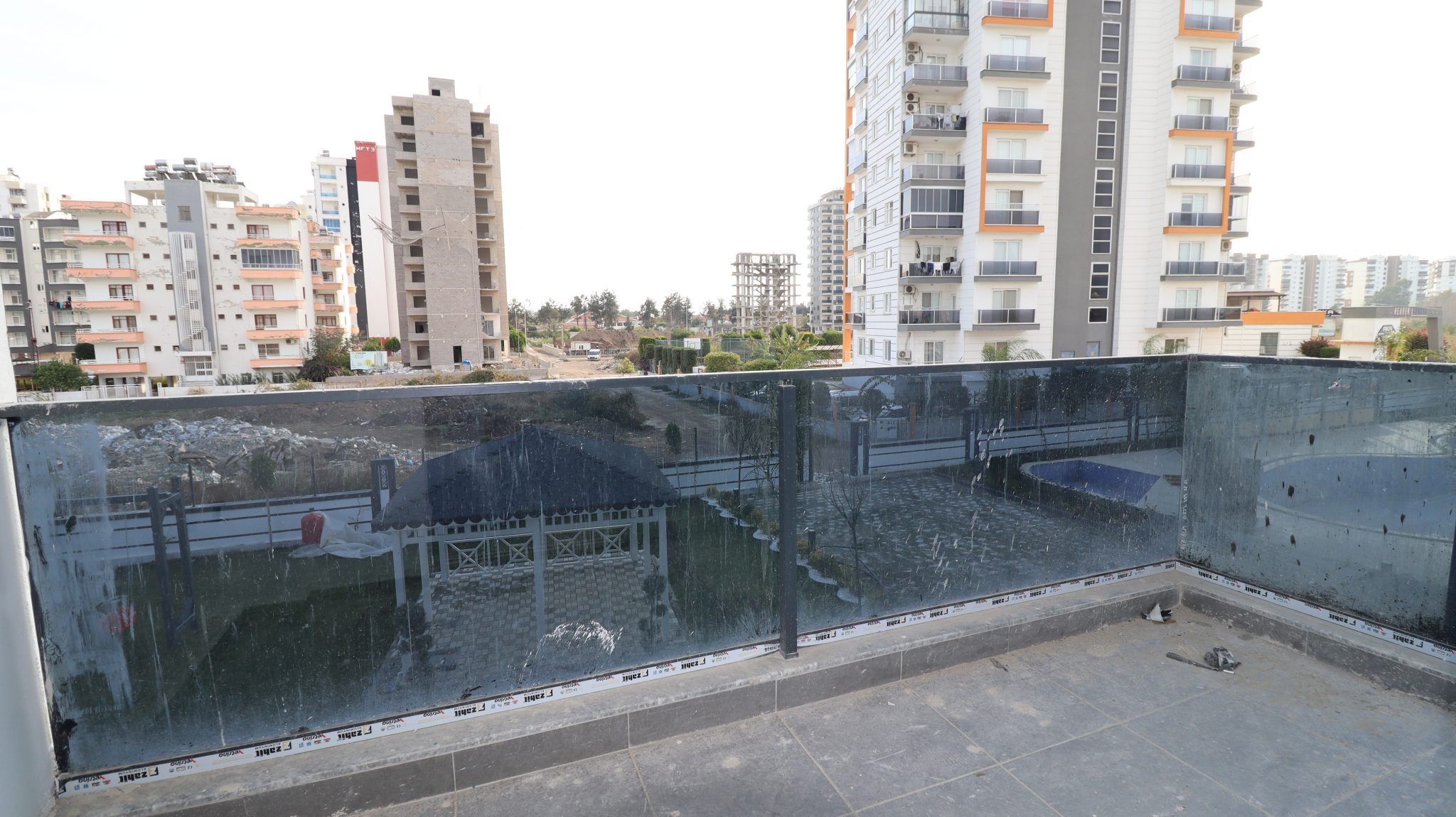 1+1 Luxuswohnung zum Verkauf in Mersin Erdemli Kargipınarı