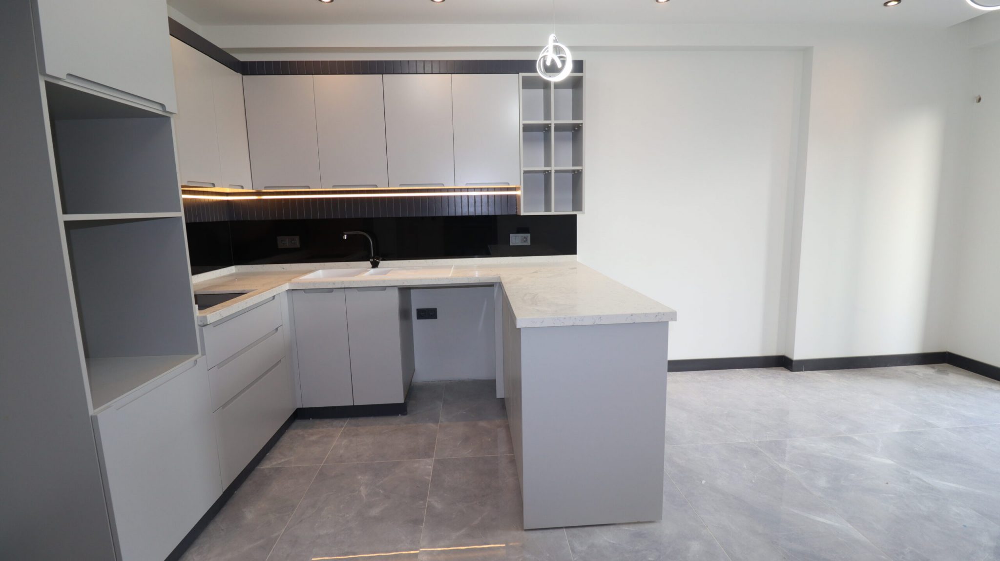 Mersin Erdemli Kargıpınarı Satılık 1+1 Lüks  Daire