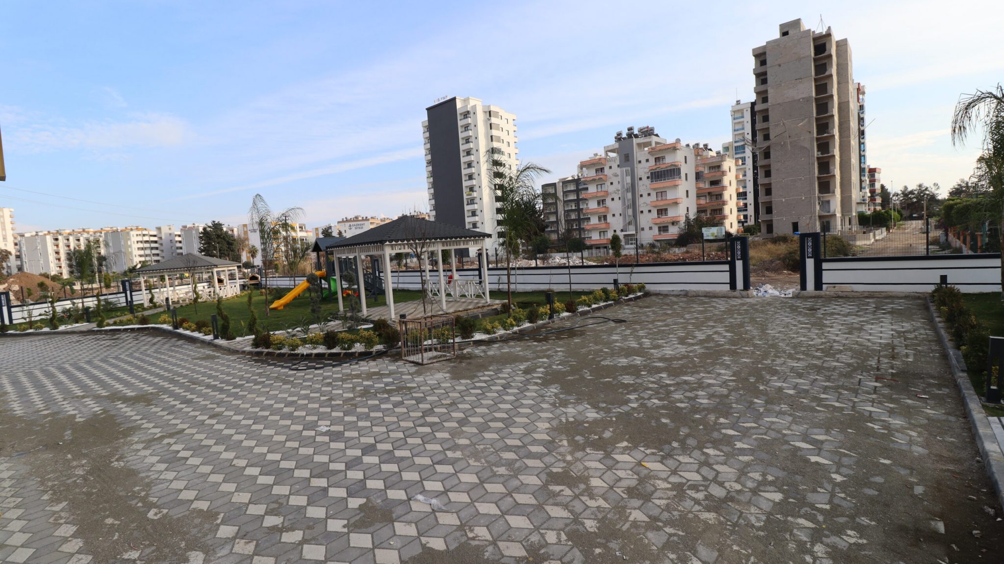 Mersin Erdemli Kargıpınarı Satılık 1+1 Lüks  Daire