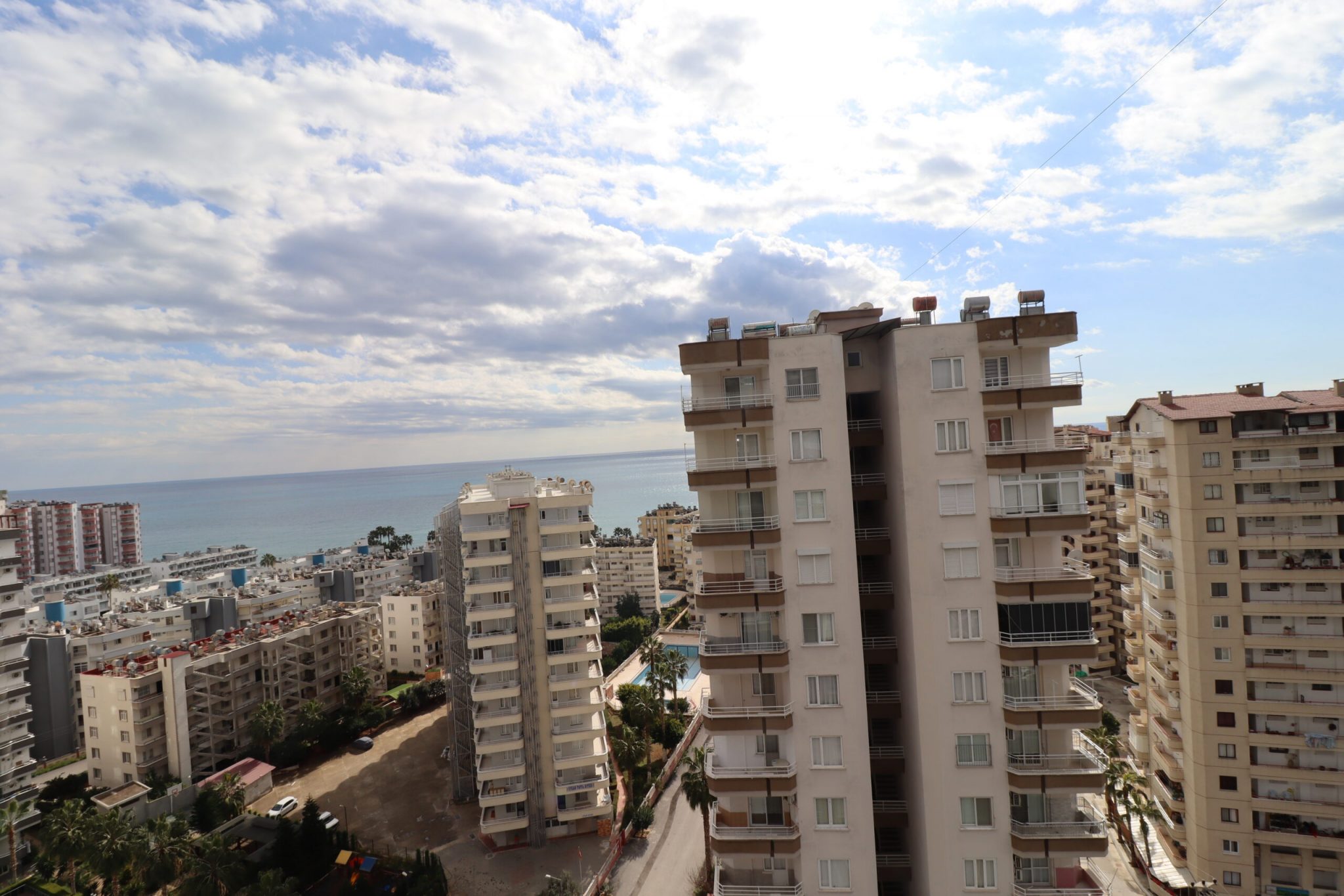 Mersin Erdemli Tömük Pınar Sitesi Eşyalı Satılık 4+1 Daire