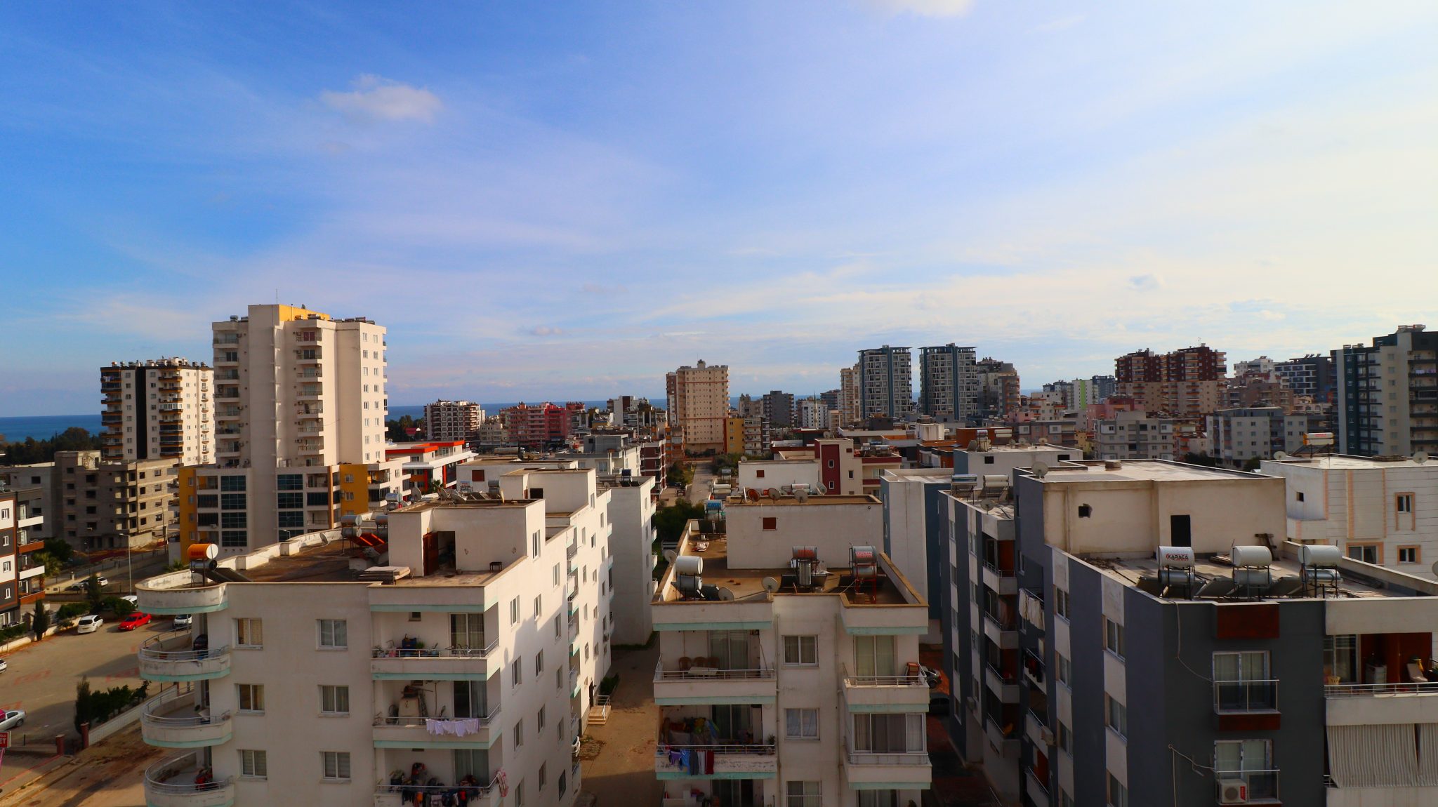 Mersin Erdemli Alata Oğlakkaya Sitesi 3+1 Unabhängige Küchenwohnung zum Verkauf