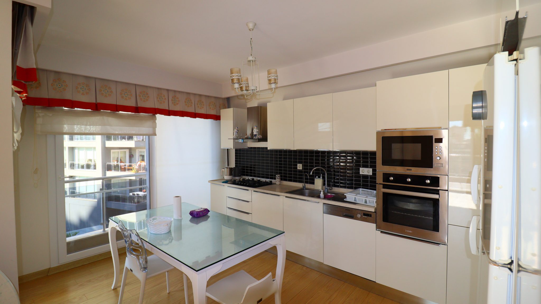 Mersin Erdemli Club Bahçeşehir Sitesi 4+1 Luxuswohnung zum Verkauf