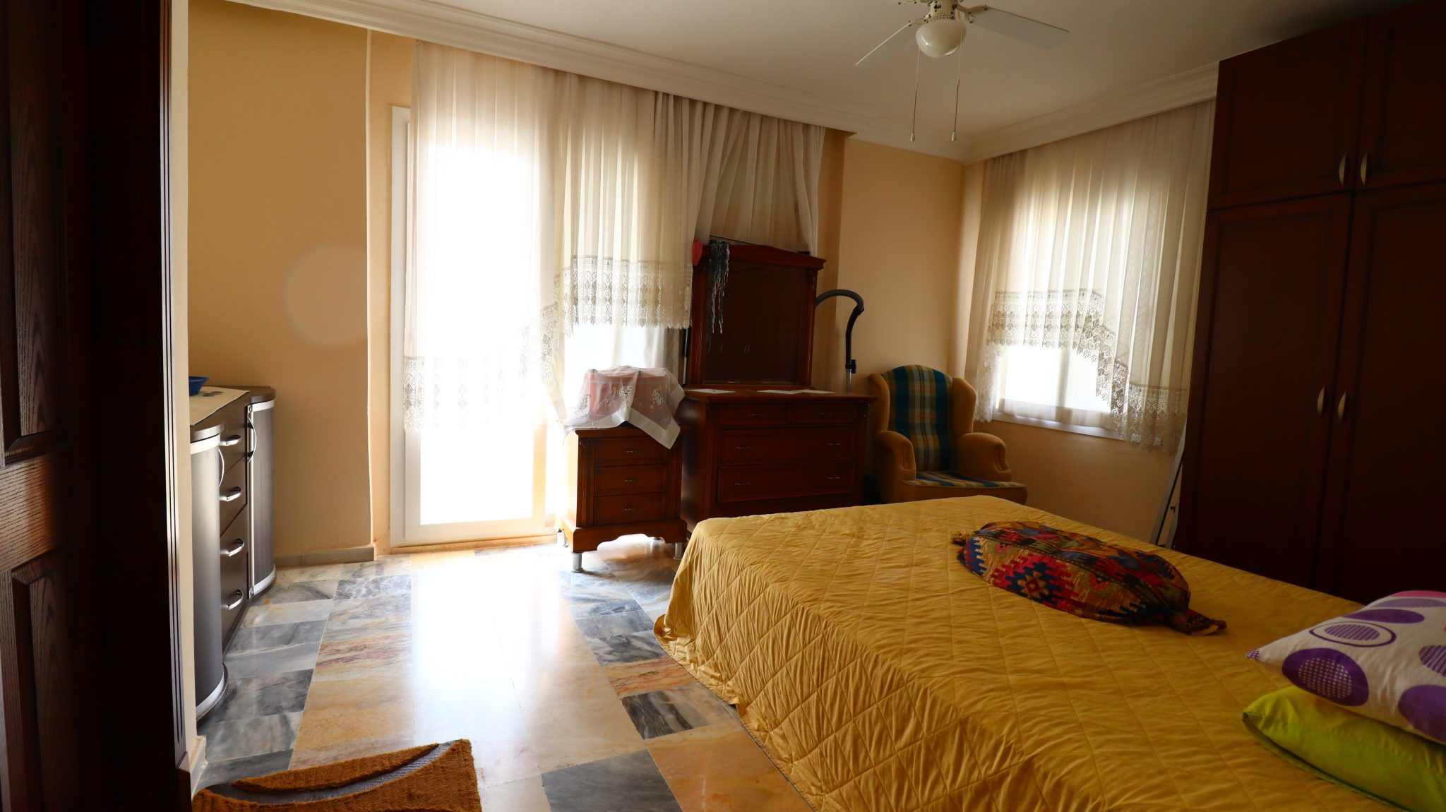 Mersin Erdemli Kumkuyu Alkent Sitesi 3+1 Wohnung zu verkaufen