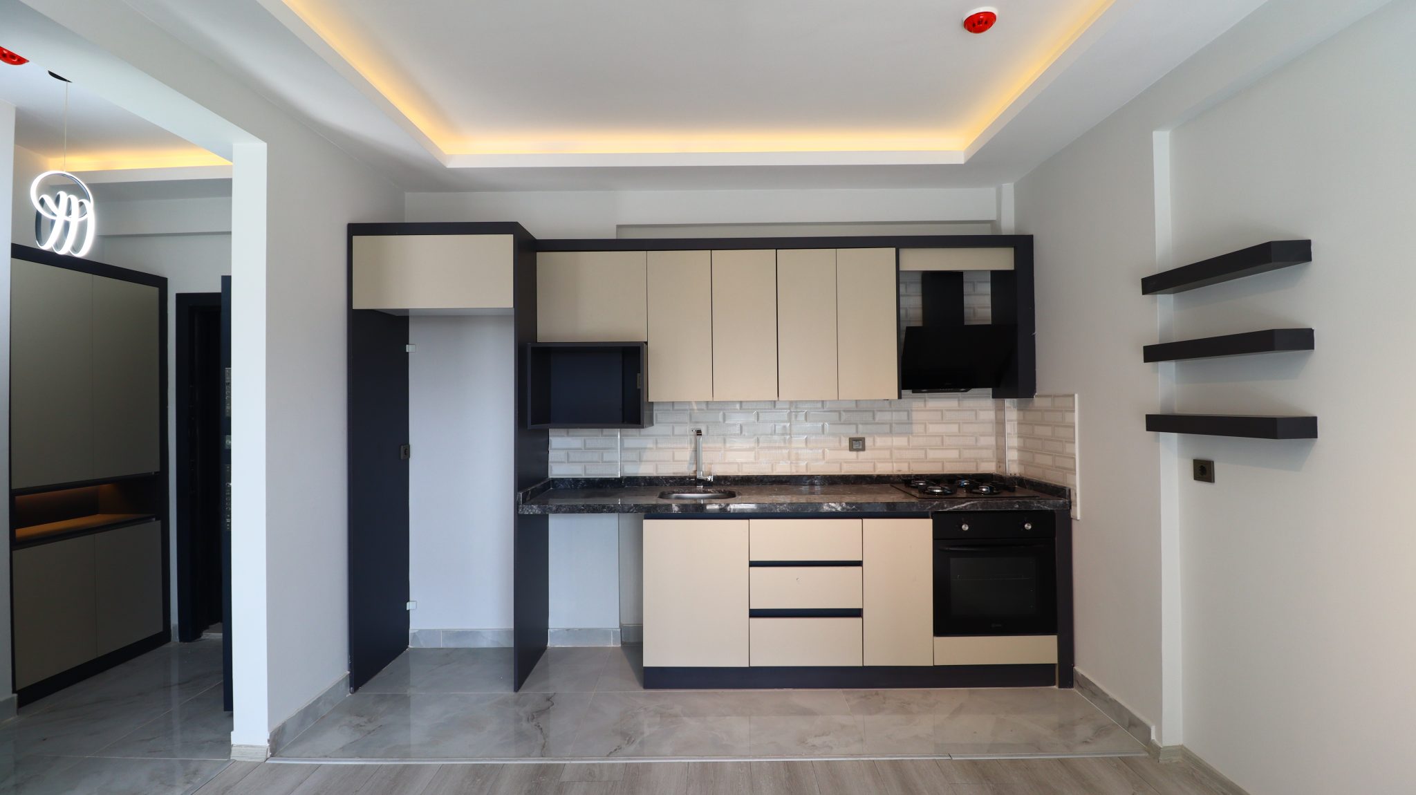 Erdemli Arpaçbahşiş Rivera Park Unsere zum Verkauf stehende Wohnung befindet sich im Komplex.