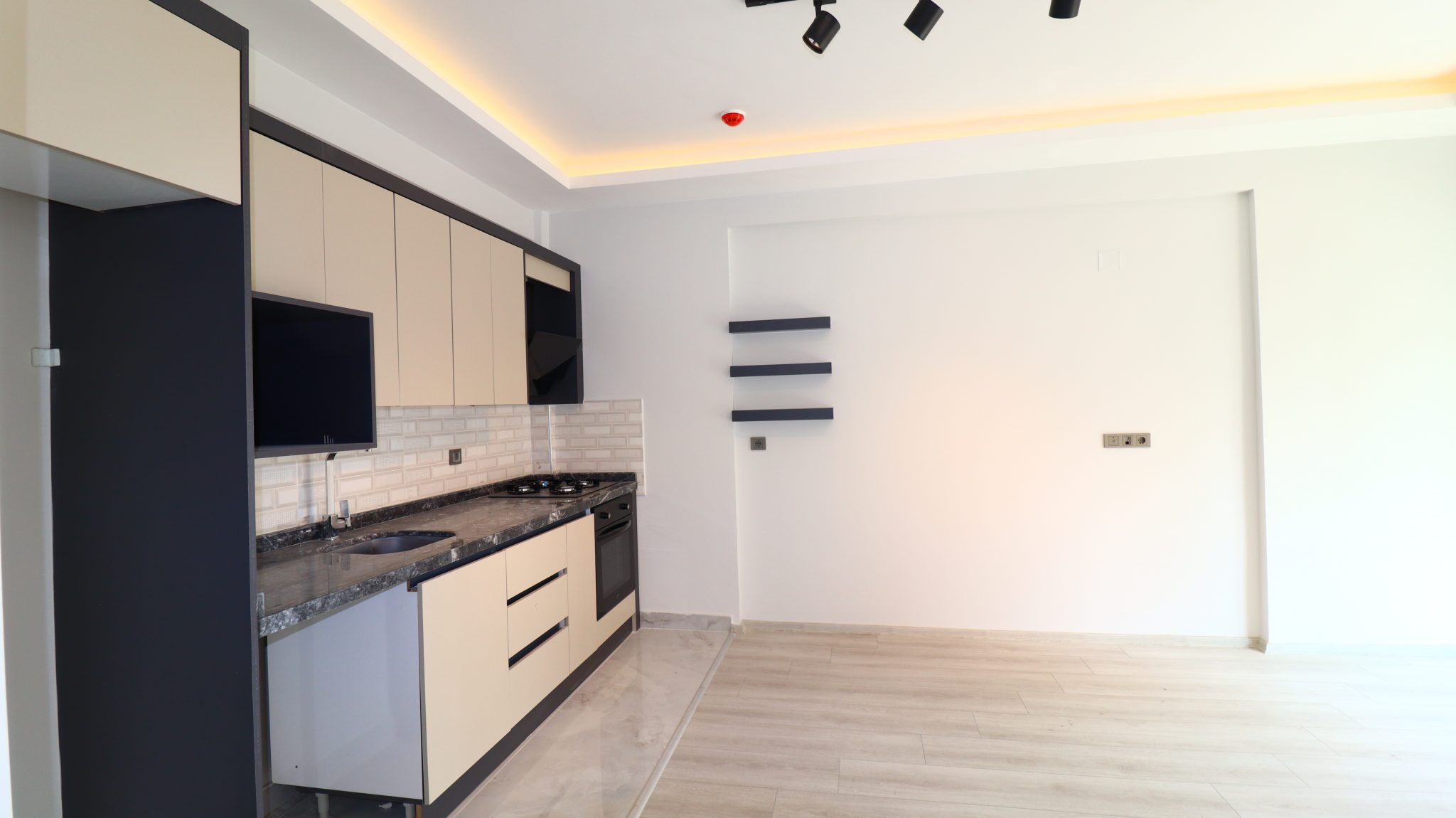 Erdemli Arpaçbahşiş Rivera Park Unsere zum Verkauf stehende Wohnung befindet sich im Komplex.