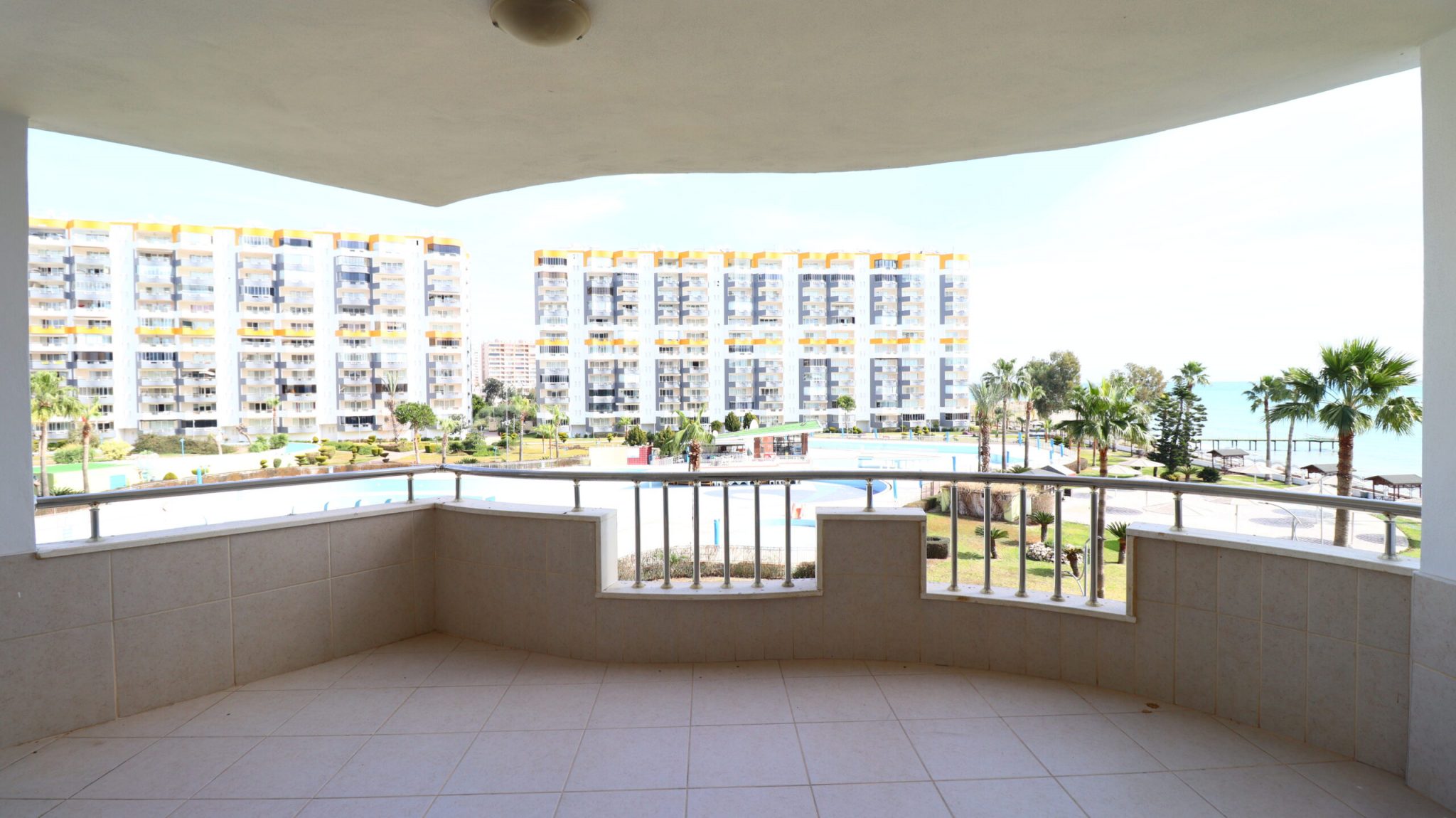 Mersin Erdemli Kargıpınarı Denize Sıfır Queenaba Sitesi Satılık Daire