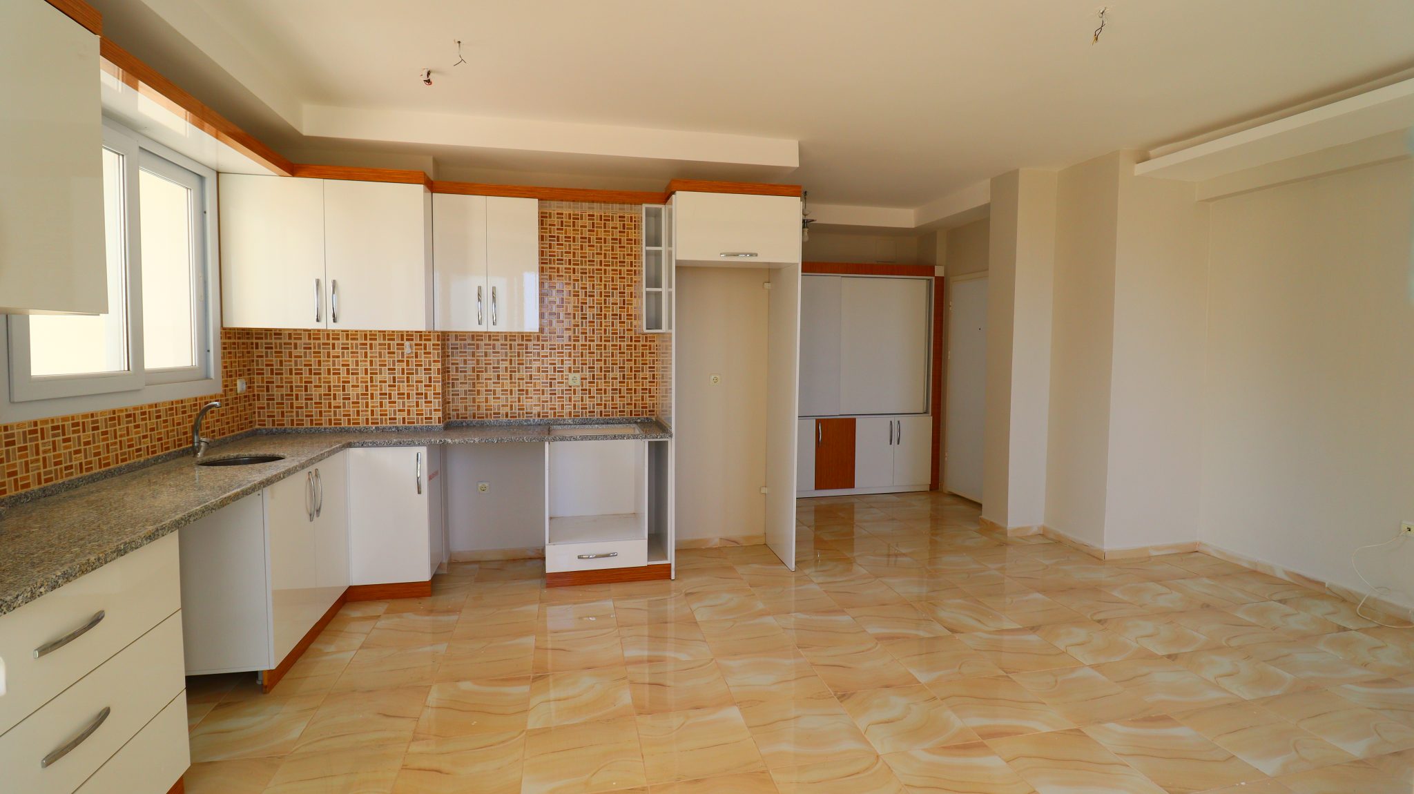 Mersin Erdemli Ayaş Site İçinde Deniz Manzaralı Satılık 2+1 Daire