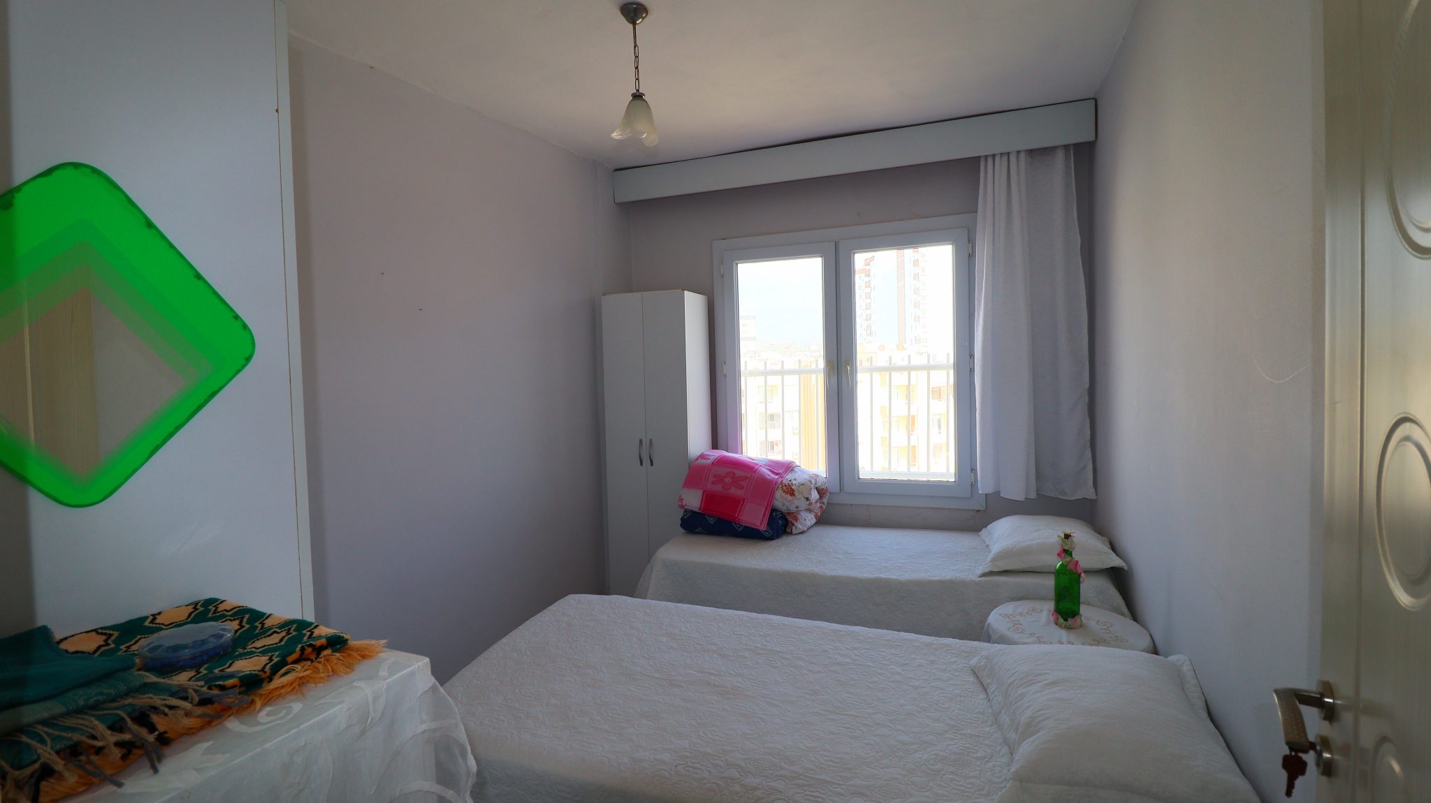 Möblierte 3+1 Wohnung zur Miete in Mersin Erdemli Arpaçbahşiş Özaltın Palmiye Beachfront
