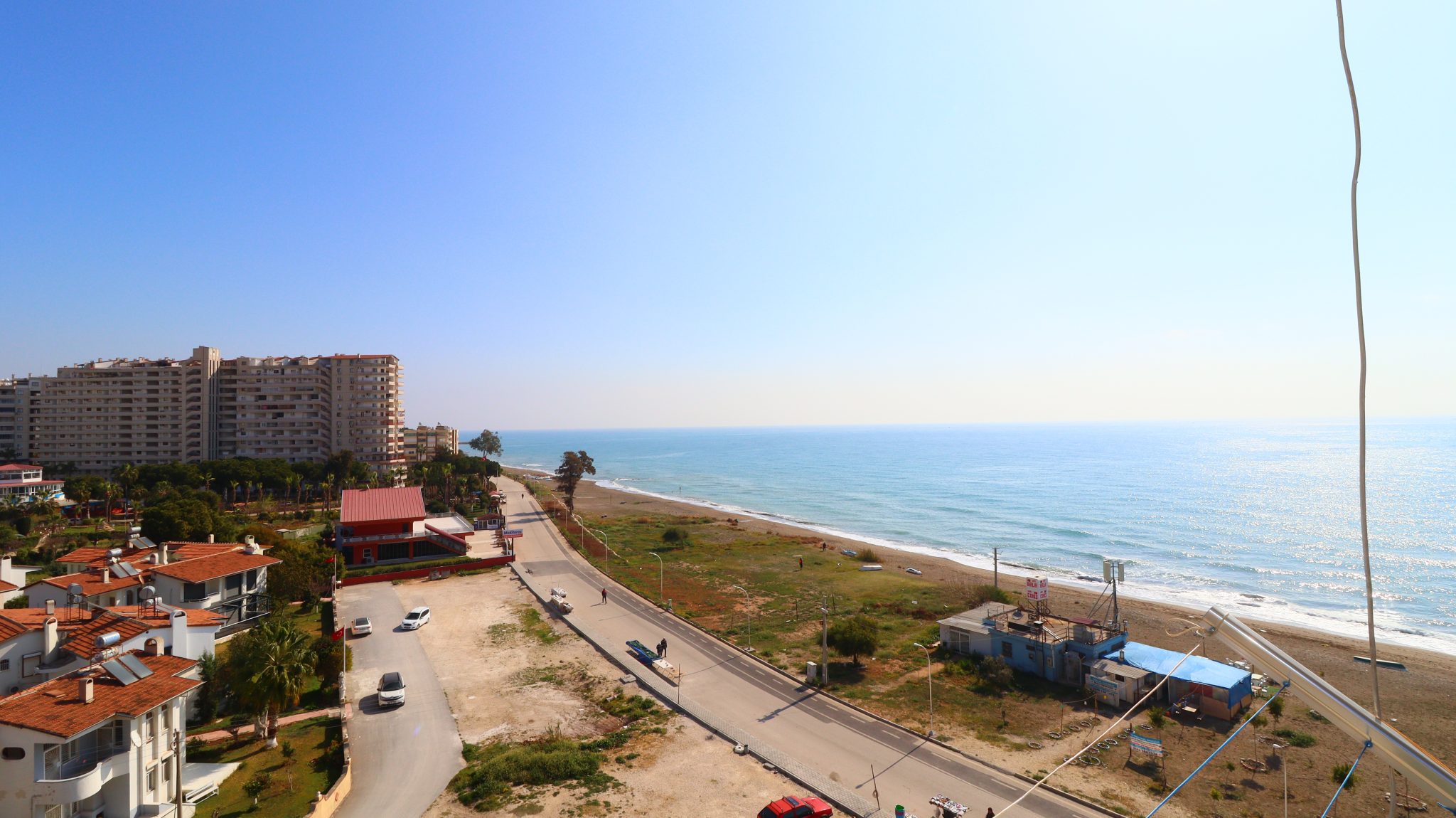 Möblierte 3+1 Wohnung zur Miete in Mersin Erdemli Arpaçbahşiş Özaltın Palmiye Beachfront