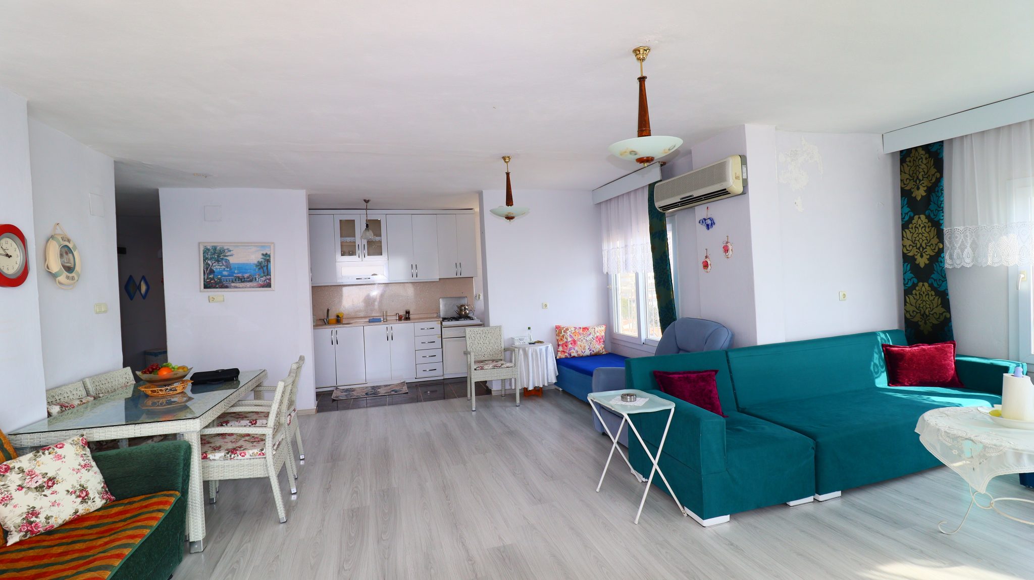 Möblierte 3+1 Wohnung zur Miete in Mersin Erdemli Arpaçbahşiş Özaltın Palmiye Beachfront